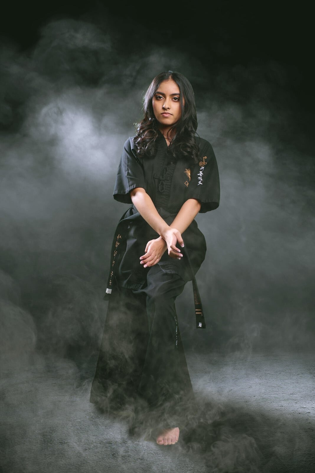 Senior Portraits in Artistic Attire-02
