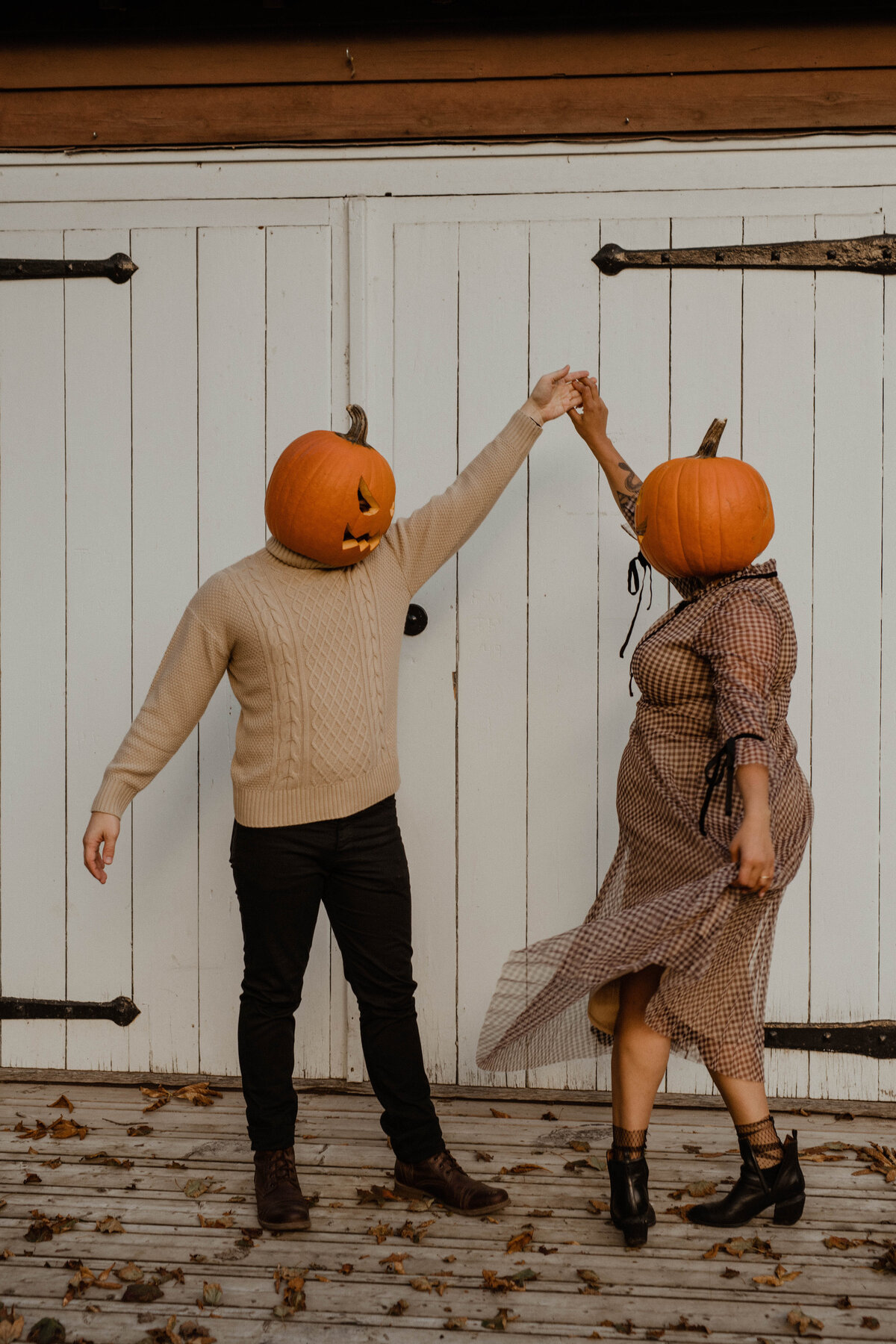 engagement-couple-session-intimate-outdoots-adventurous-high-park-halloween-spooky34