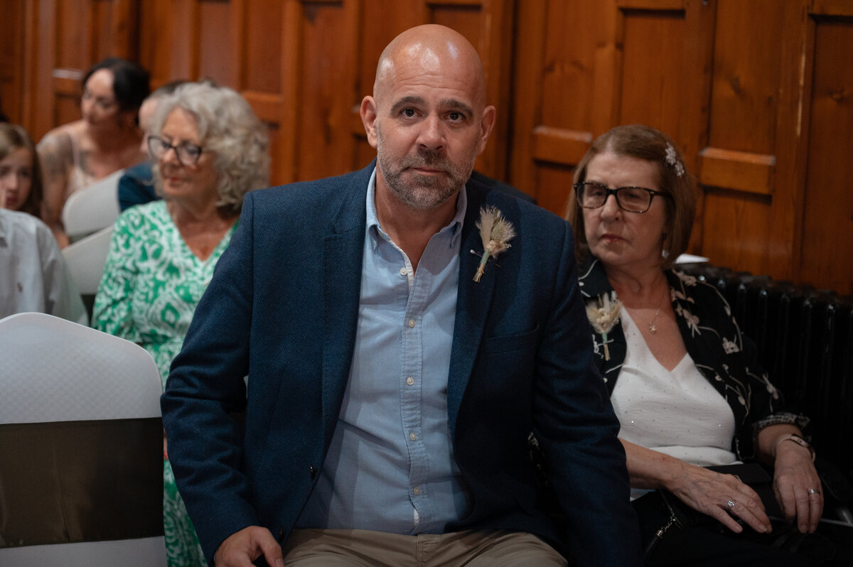 Guest candid reactions before wedding ceremony - candid captures - manchester wedding 