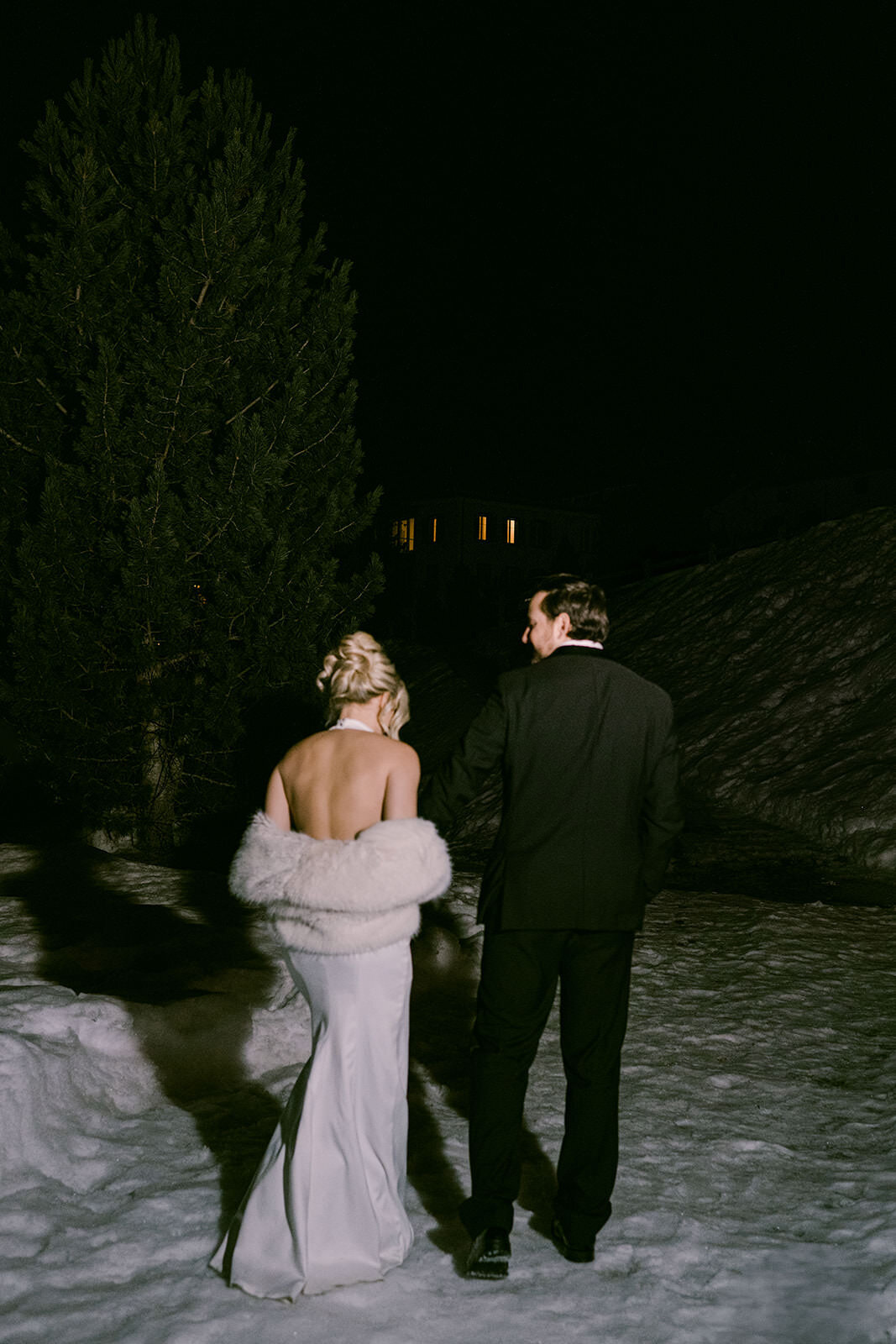 Powers_Wilson_Switzerland_Wedding_Evening_TaraHodgesPhotography026