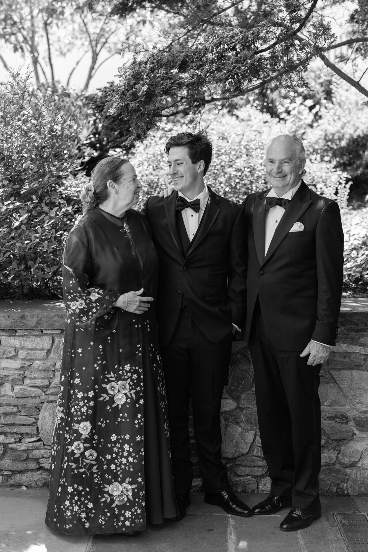 olivia_&_fran_wedding_getting_ready-57