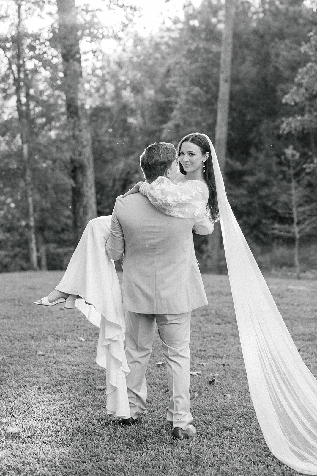 shea-gibson-mississippi-marriage-motherhood-photographer-sellers-wedding-697