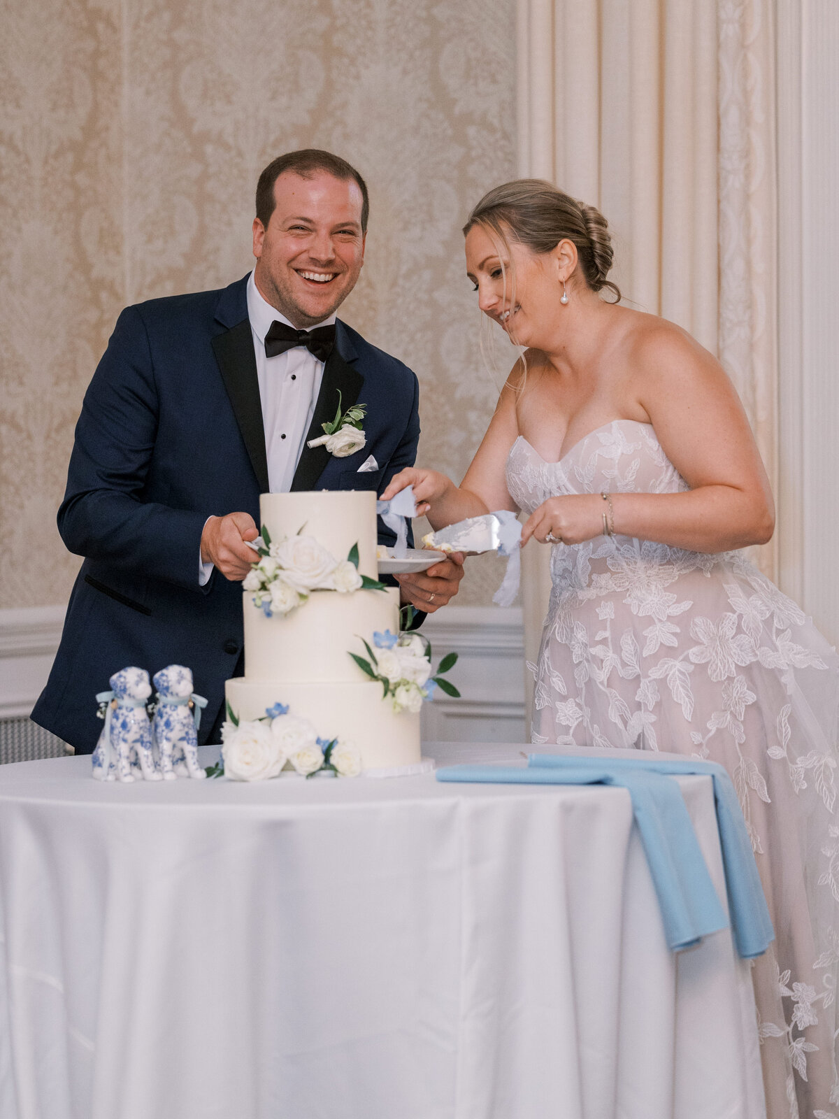 Anne-Troxel-Pittsburgh-Wedding-Photography-Pittsburgh-Field-Club-LGBTQ-Floral-timeless-photos-109