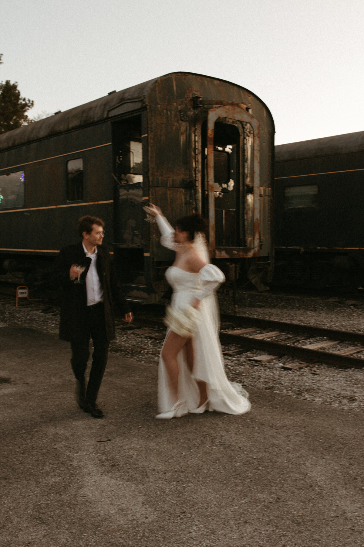 european-train-runaway-bride-elopement-rome-italy-romantic-film-177
