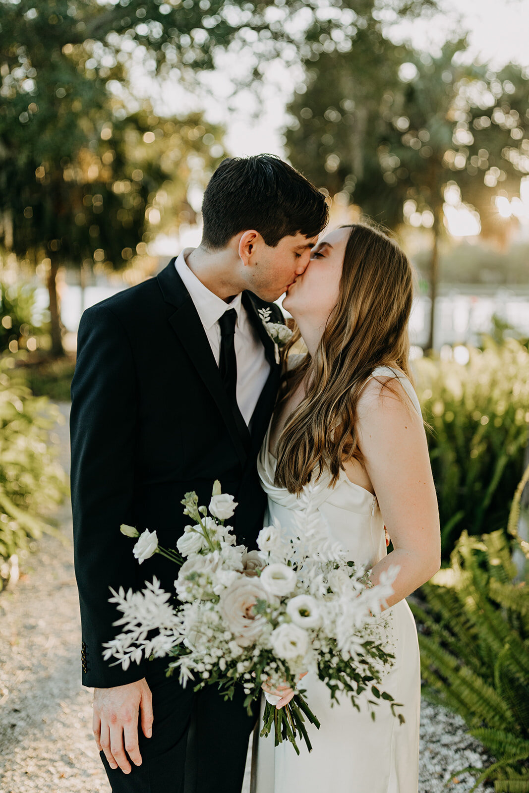 amber-mcwhorter-photo-armature-works-elopement-chantilly-chic-celebrations-3