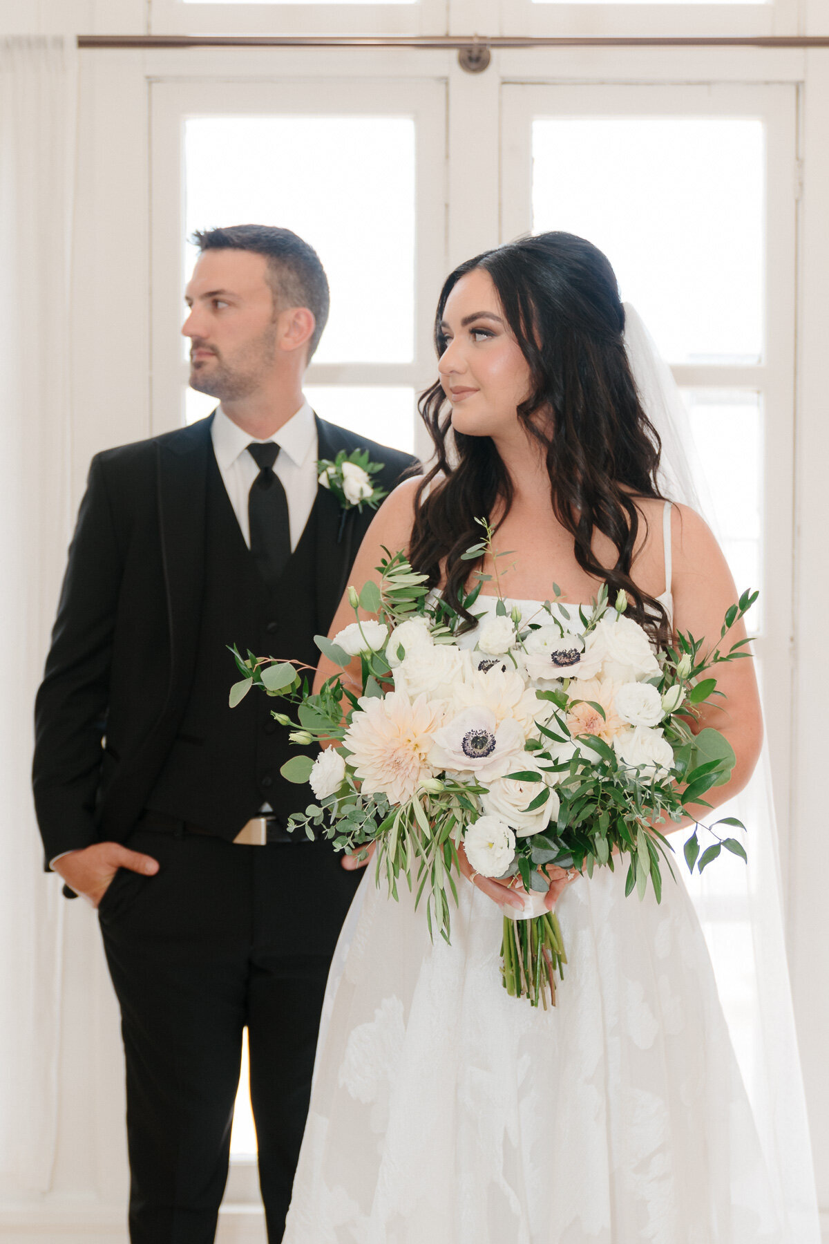 P+T-Minnesota Wedding Photographer-The Capitol Room-St. Peter, MN-6