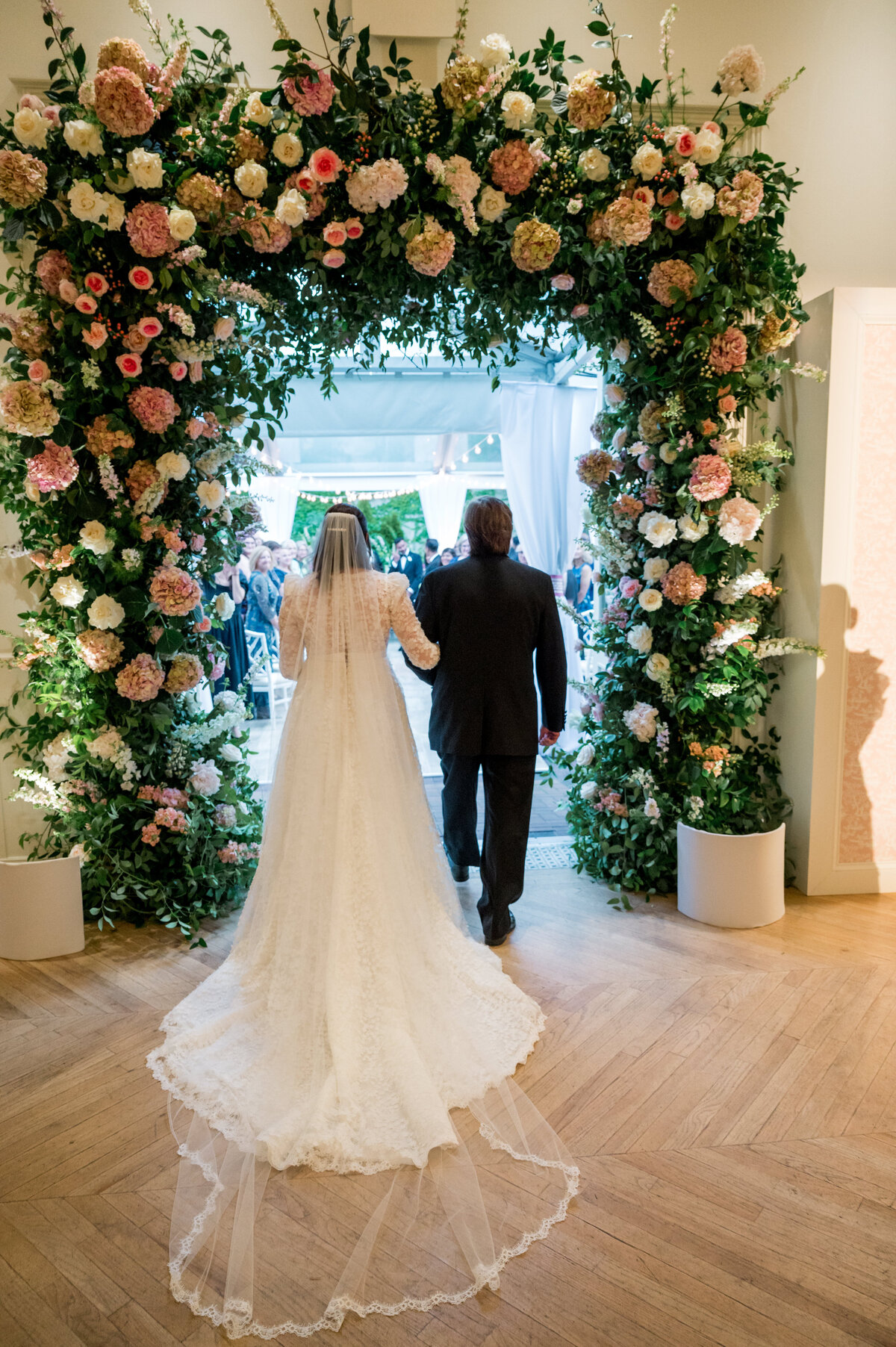 Chicago Illuminating Company Wedding with Pink Block Print Linens_20