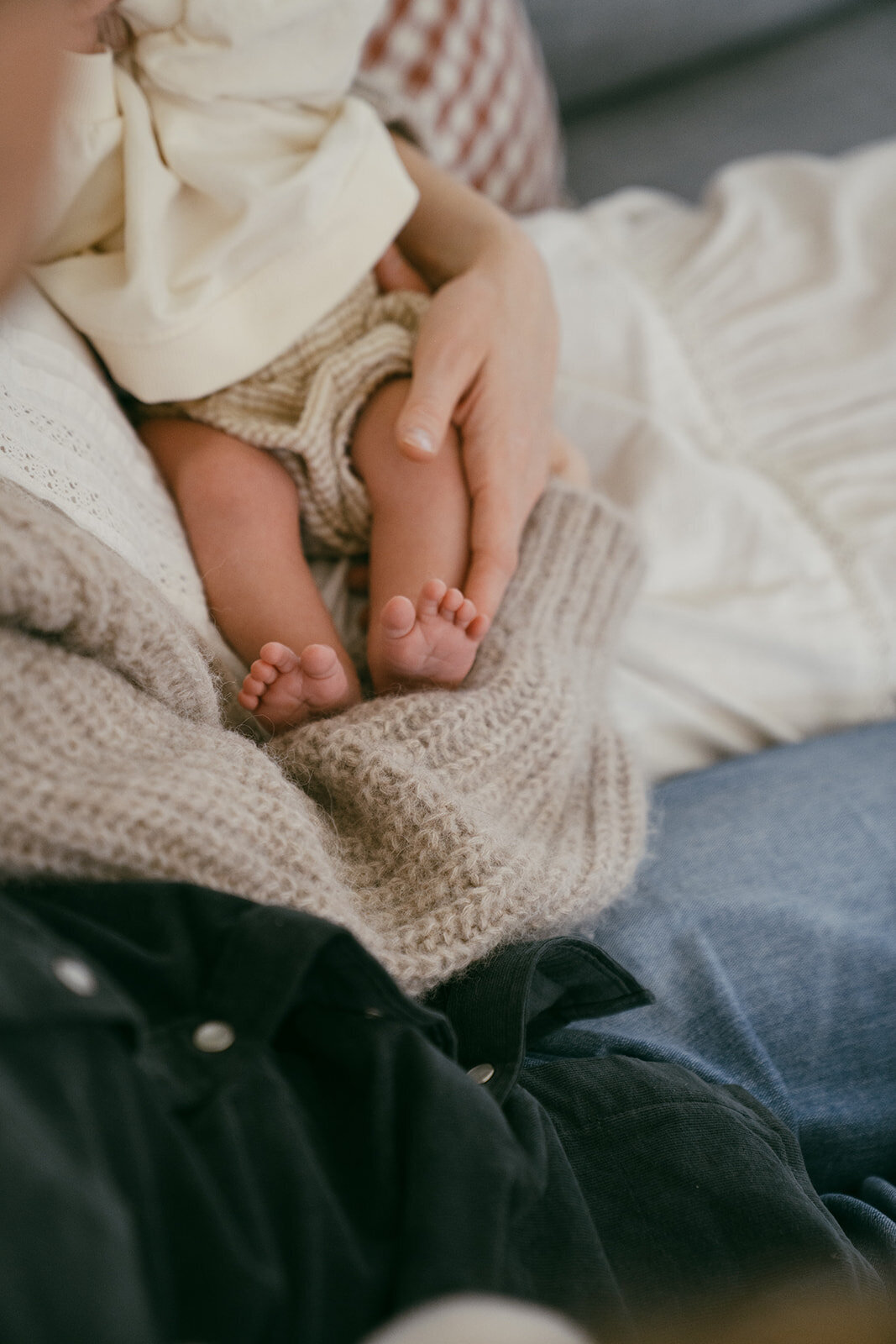 in-home-newborn-family-lifestyle-photos-by-samantha-anne20