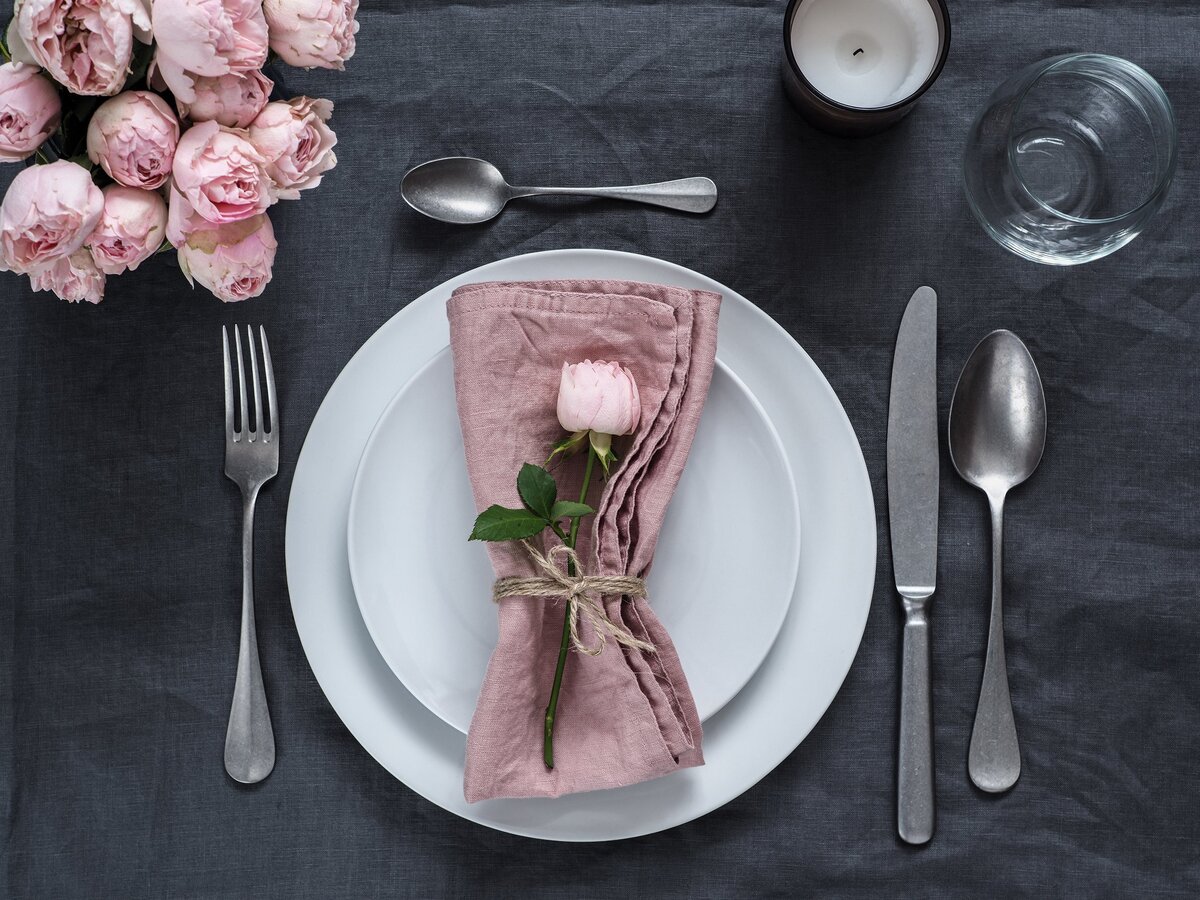 Wedding place setting with navy and blush
