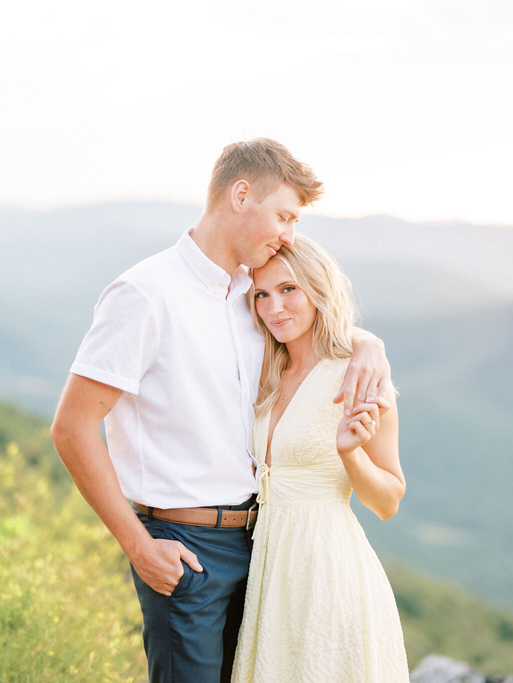 Hannah&Andrew_CharlottesvilleEngagementSession_FINAL-191