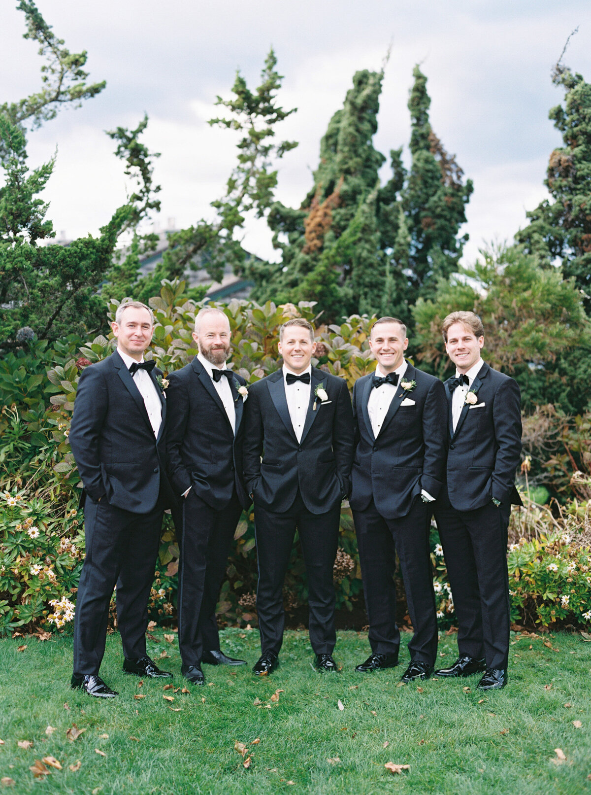 Emily March Photography Wilmington, North Carolina and Destination Wedding Engagement Photographer Heirloom Photography for Memorable Gatherings Light Airy Sentimental Imagery Images Weddings_Castle Hill Inn Wedding - 034