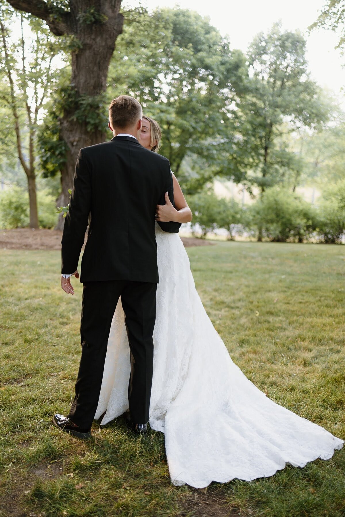 Nichole-Babiez-Photography-Dunham-woods-Geneva-Illinois-Wedding-luxury-editorial-timeless-modern-candid-bride-inspiration-chicago-photographer--95