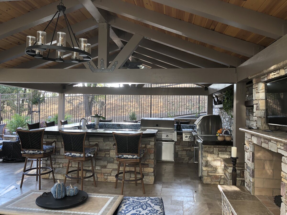 Outdoor Kitchen
