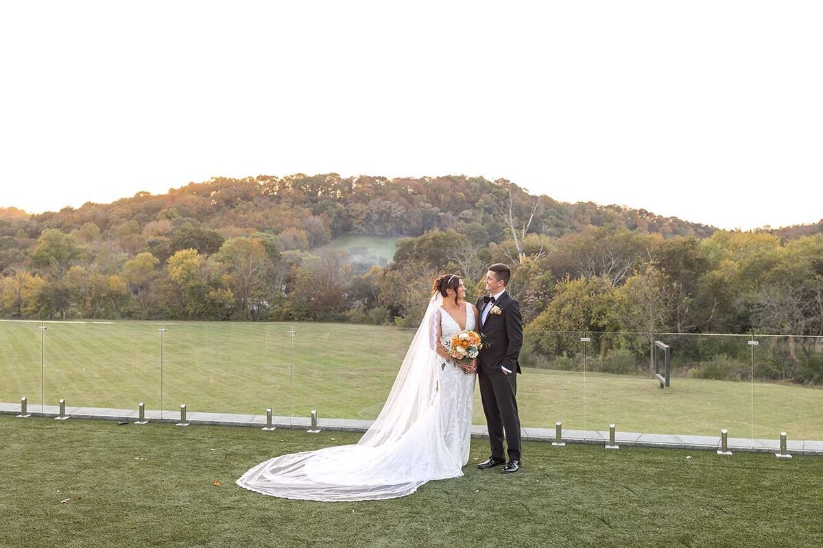 Wedding-photos-outside-with-smokey-mountains-nashville