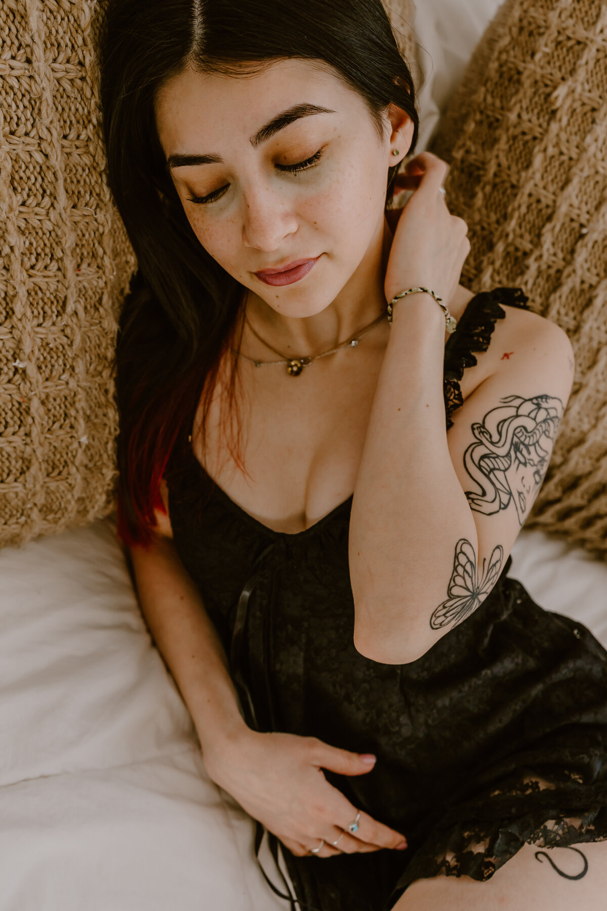 boudoir-photography-the-storyteller-studio-des-moines-storyteller-collective-photo-co