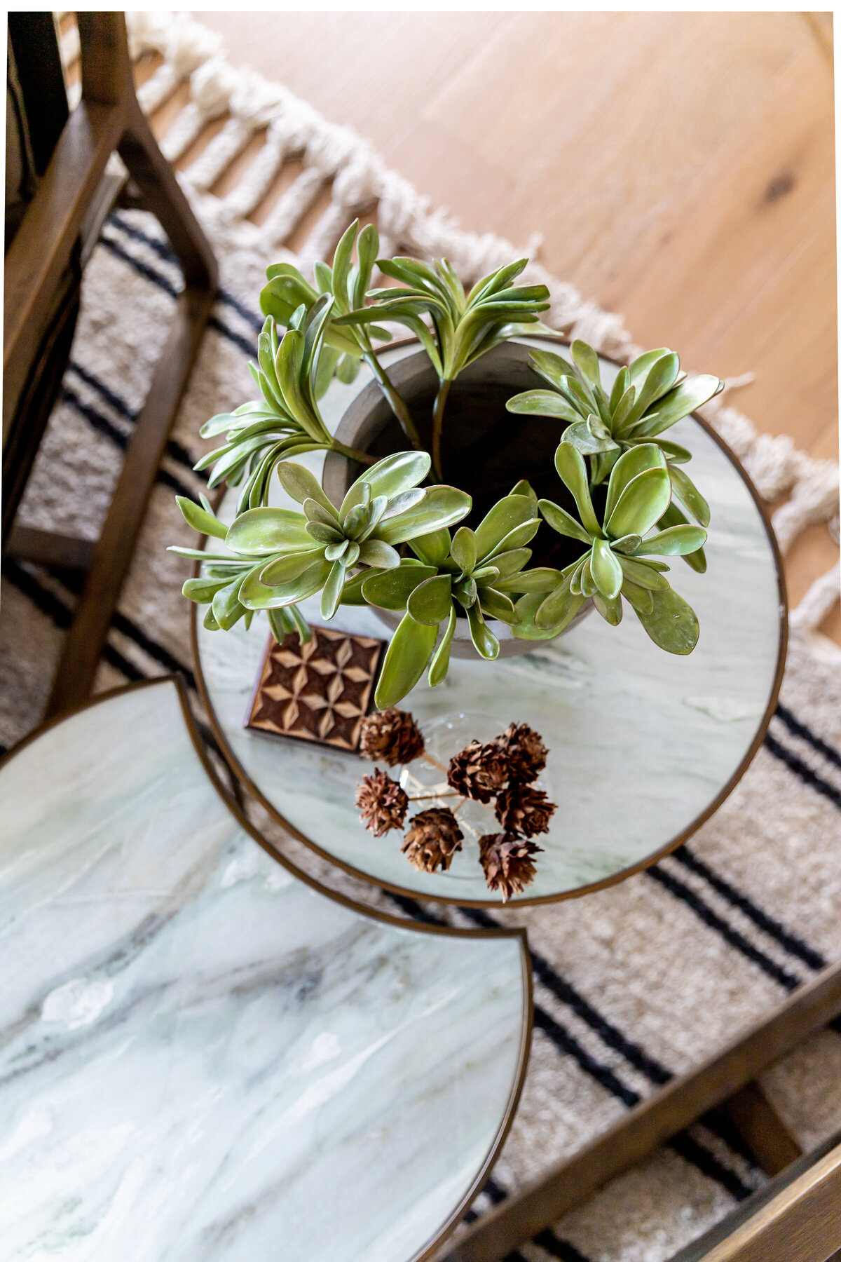 girls-at-flourish-nashville-interior-design-photographers-luxury24