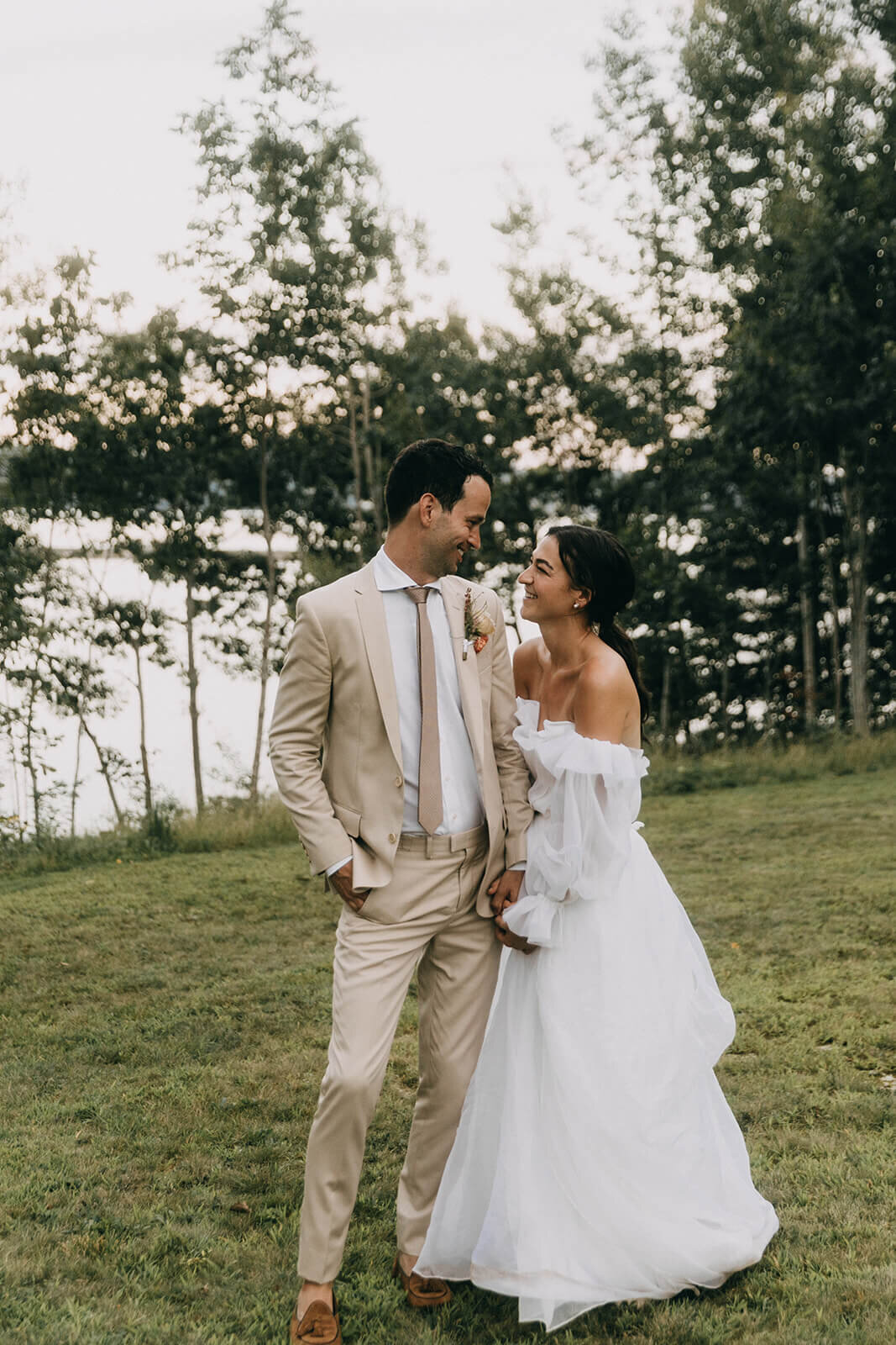 72.bride-and-groom-romantic-outdoor-wedding-portrait-golden-hour.