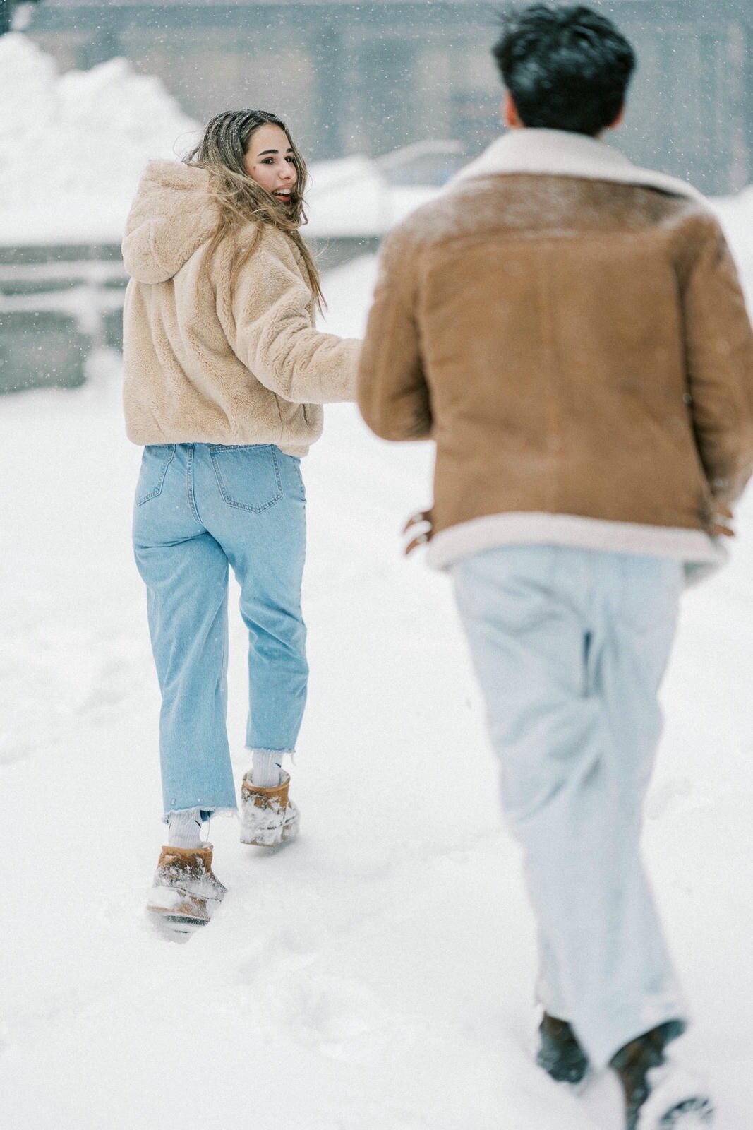E10-Winter-snowy-engagement-photoshoot-in-Toronto-Zhan-and-Tina-2025-02-16-2500px-1079