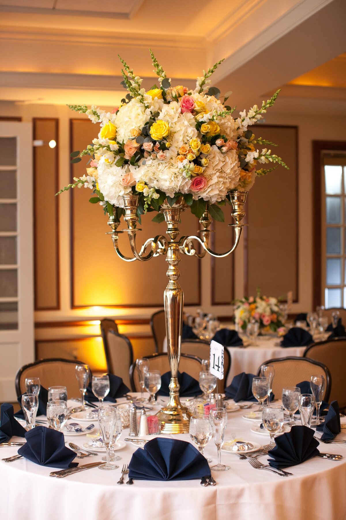 tall-wedding-floral-centerpiece