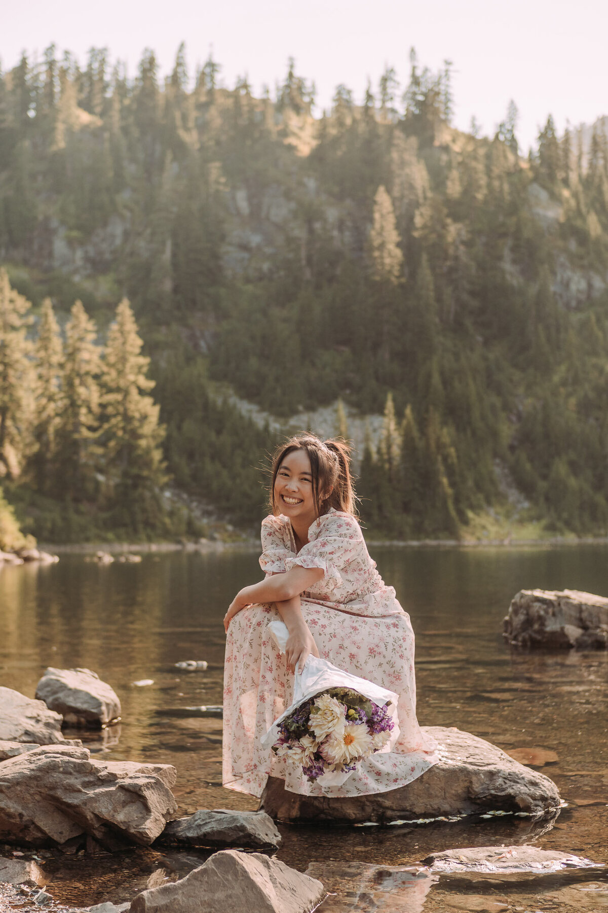 Joyce Li Photography Destination Wedding Elopement Engagement Lifestyle Portrait Photographer West Coast Seattle Washington California snowlakeengagement-38