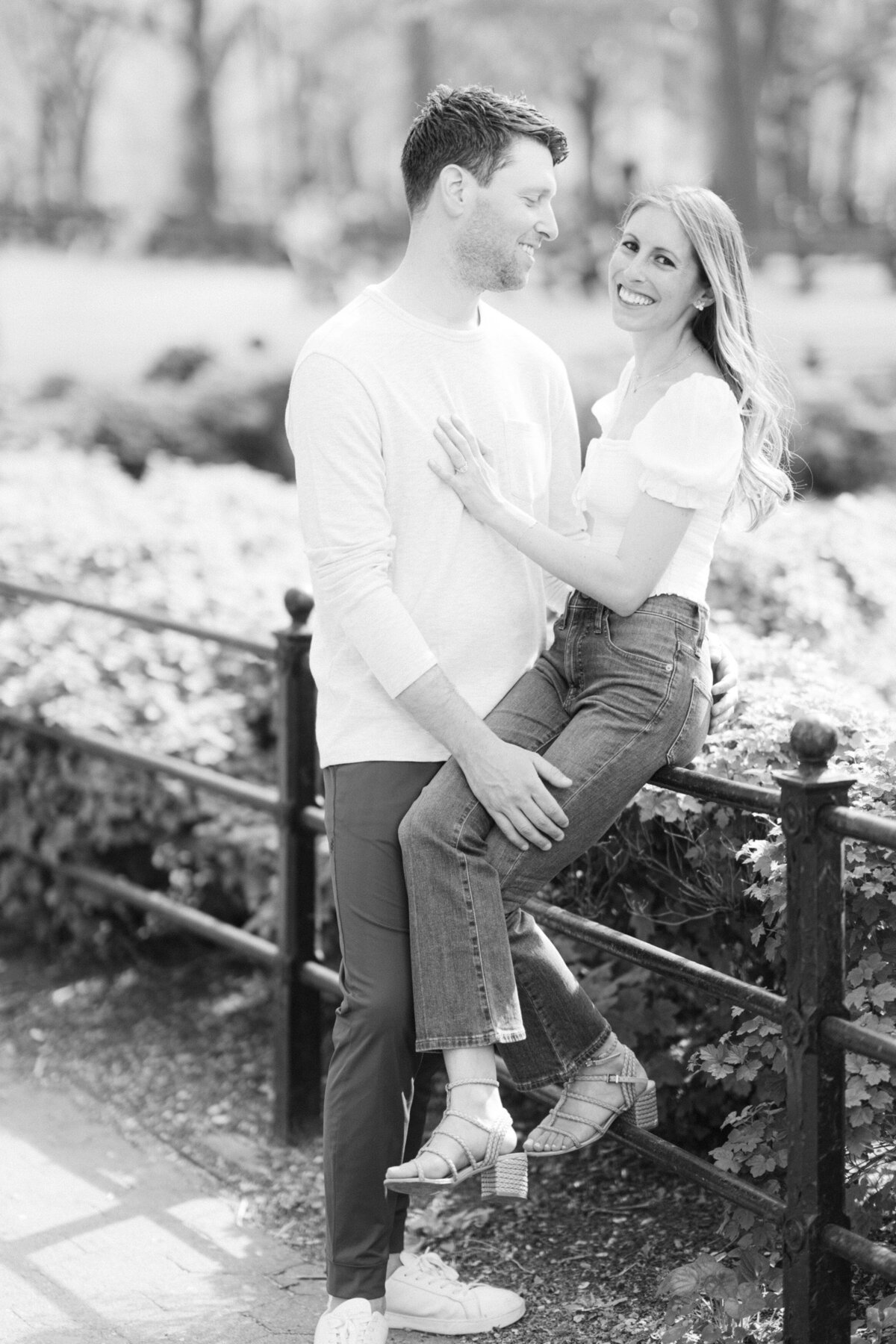 centralparkengagementsession-nycengagement-summerengagementnyc-felixfeyginphotography-007