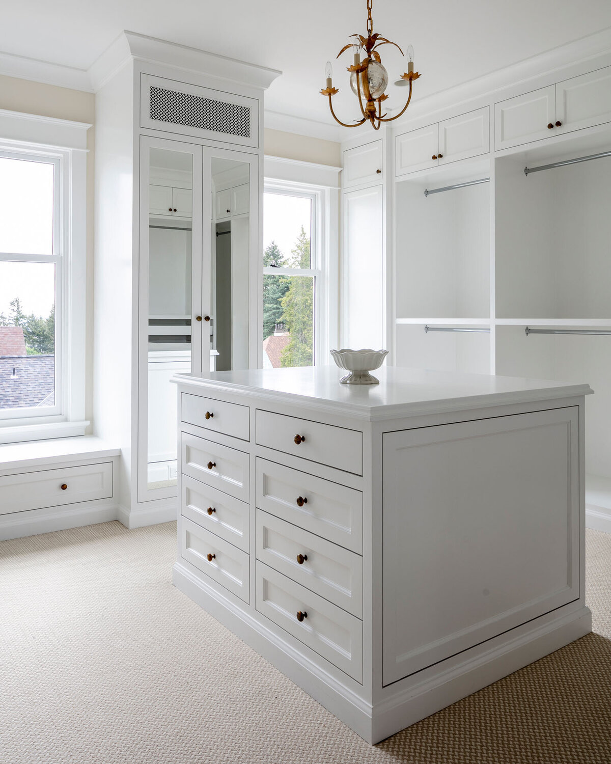 11-custom-closet-island-bench-seat-chandelier