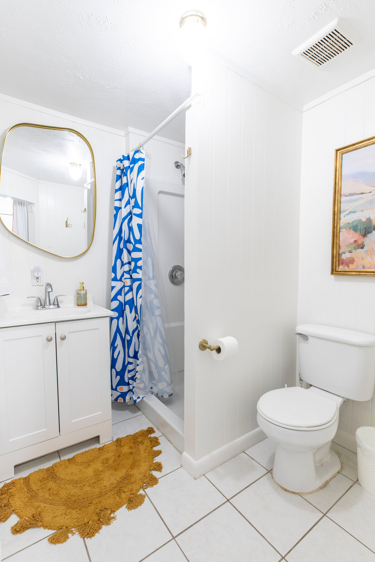 Full bathroom 1