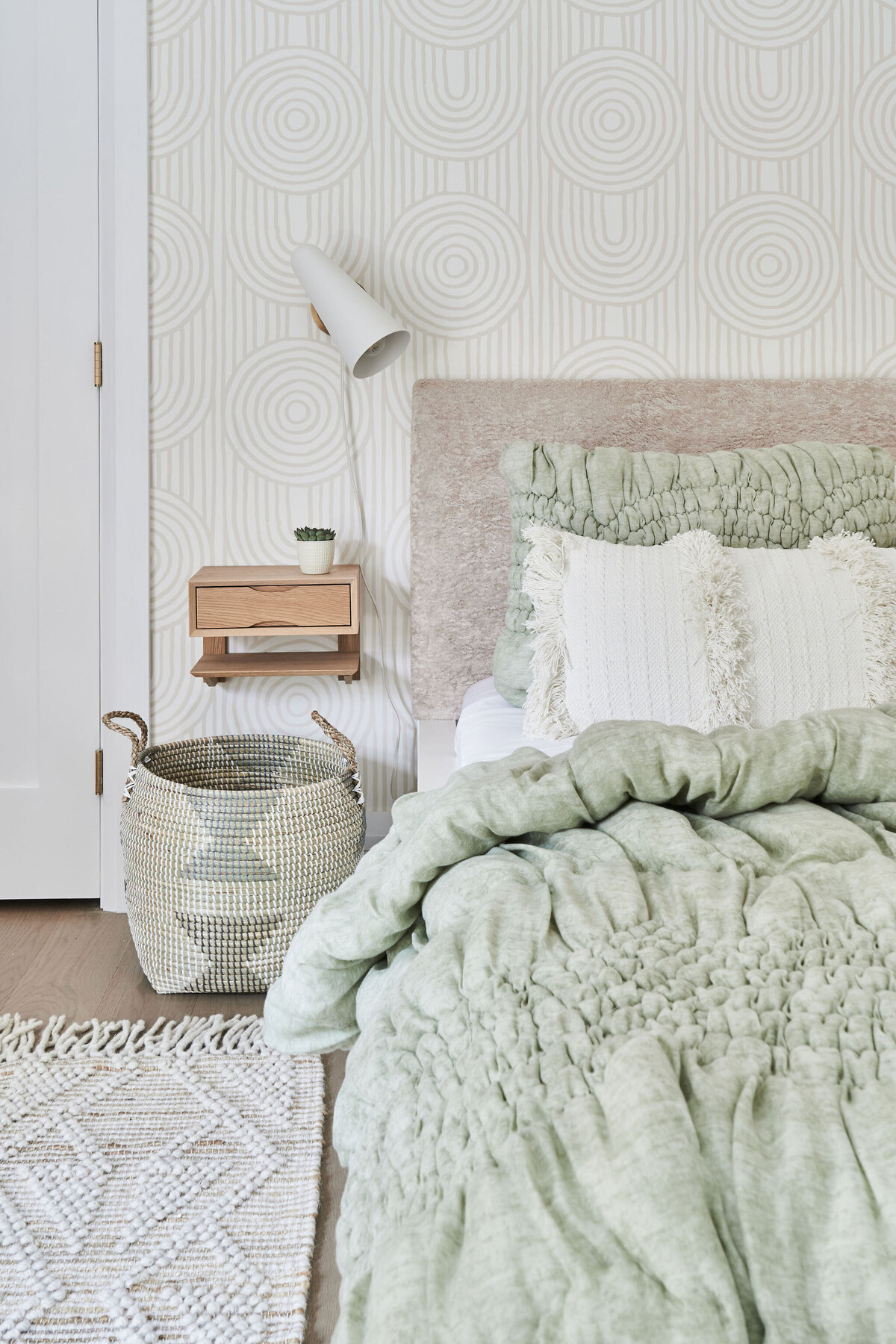 Tween bedroom