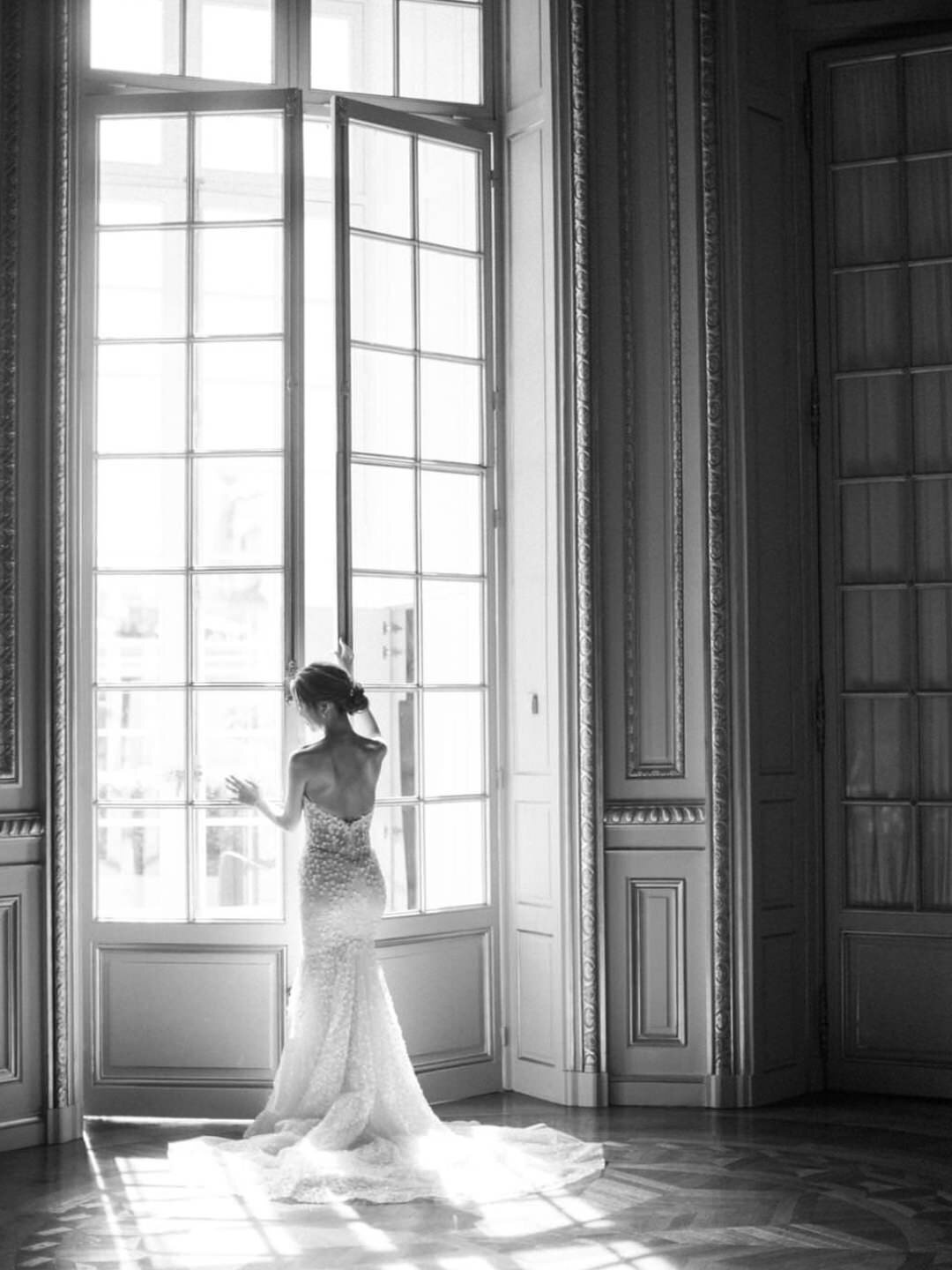 Fairytale Castle Wedding Chateau de Vaux-le-Vicomte France by @alejandrapoupelevents 29