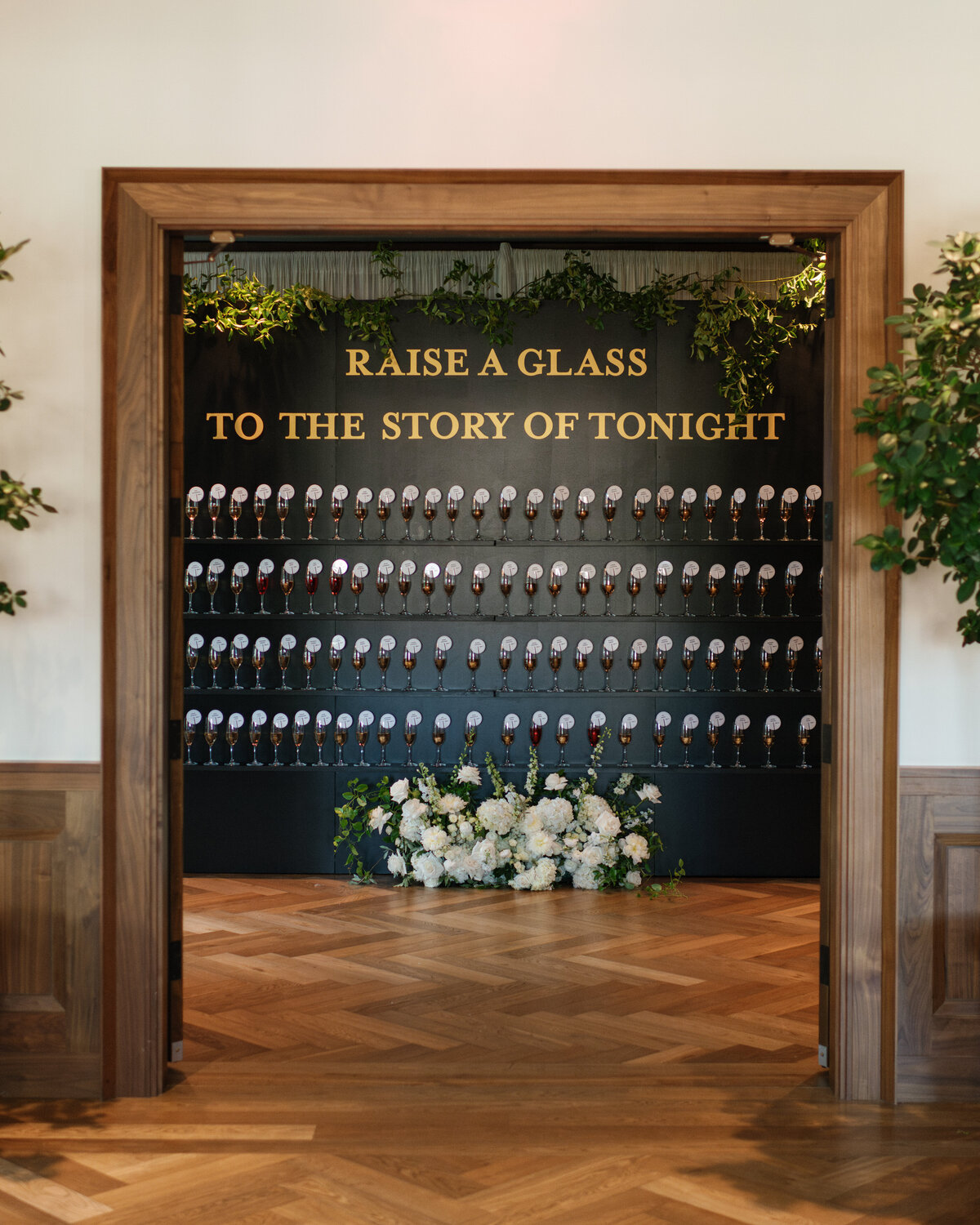 book-tower-detroit-luxury-wedding-photo-150