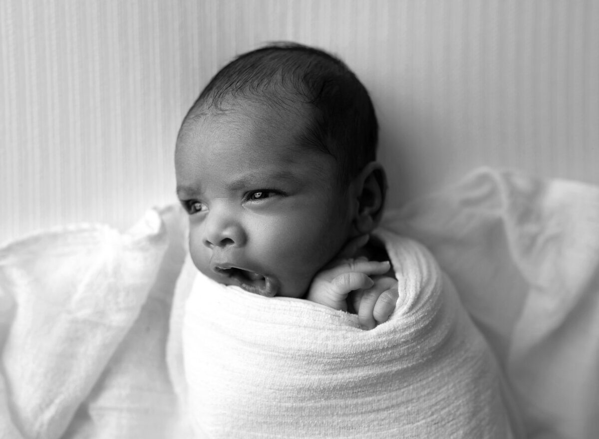 best-newborn-photographer-austin-texas-7