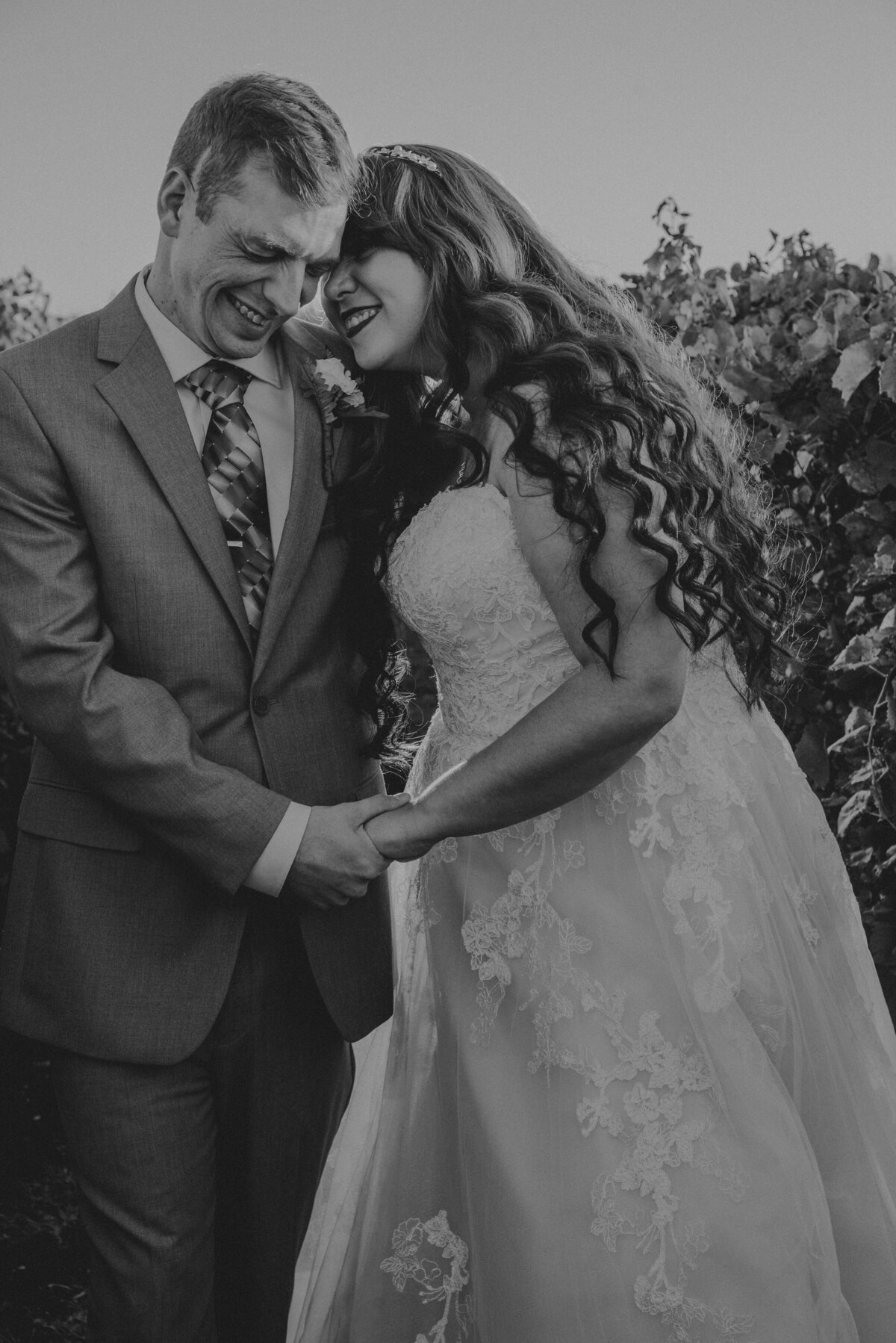 wedding | harpor's vinyard | Iowa Wedding Photographer | Playlife | Getting Ready | Bride_0249