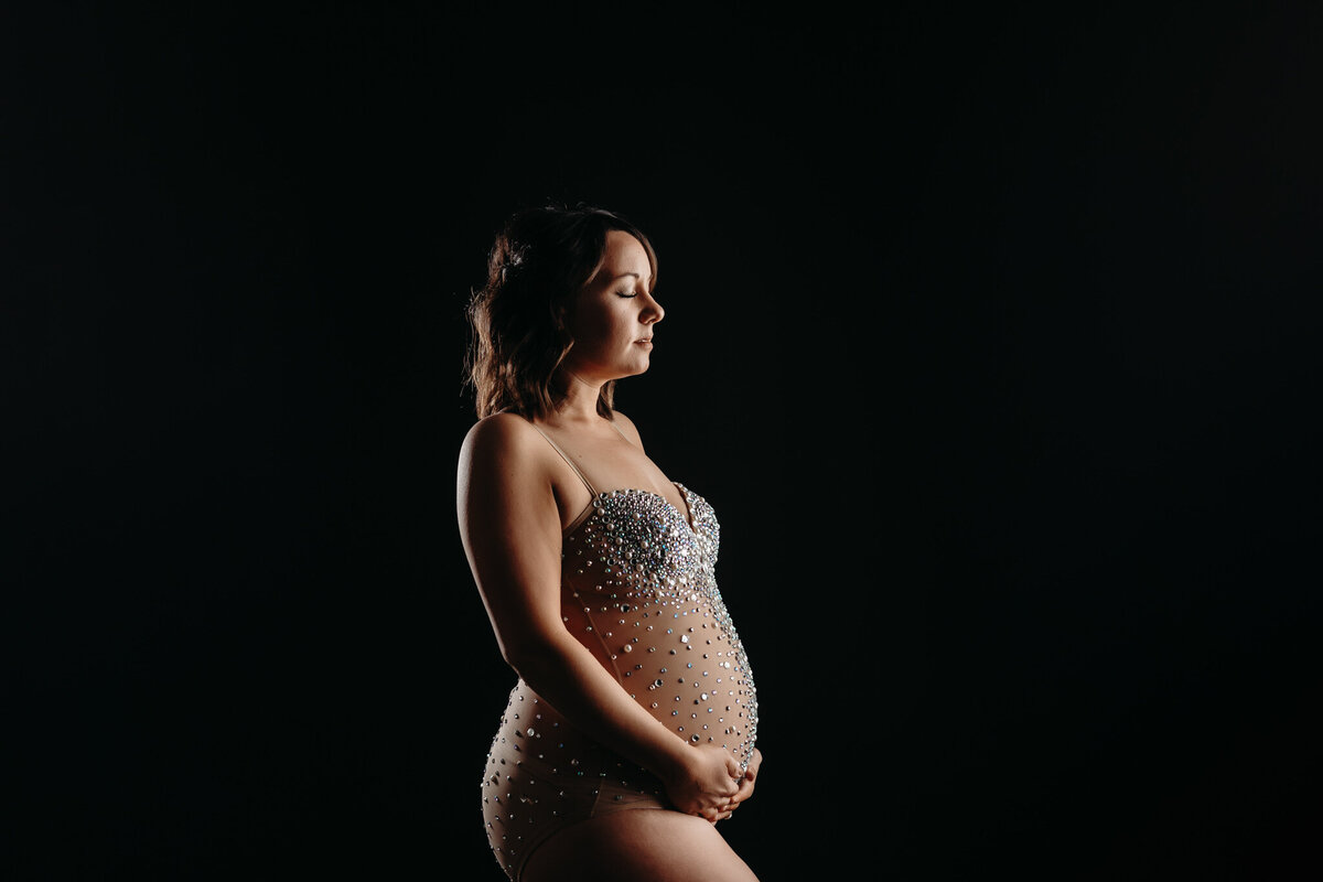 high fashion maternity session