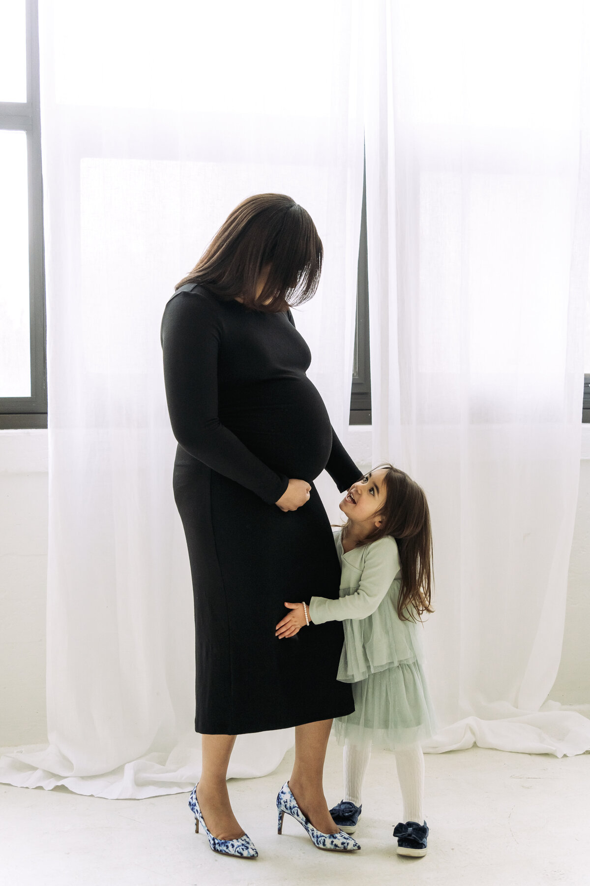 Buffalo, NY and Rochester, NY and WNY Maternity photographer. Newfane, NY Lockport NY Wilson NY Lewiston NY Amherst NY Medina NY Barker NY Williamsville NY East Aurora NY Maternity Photographer