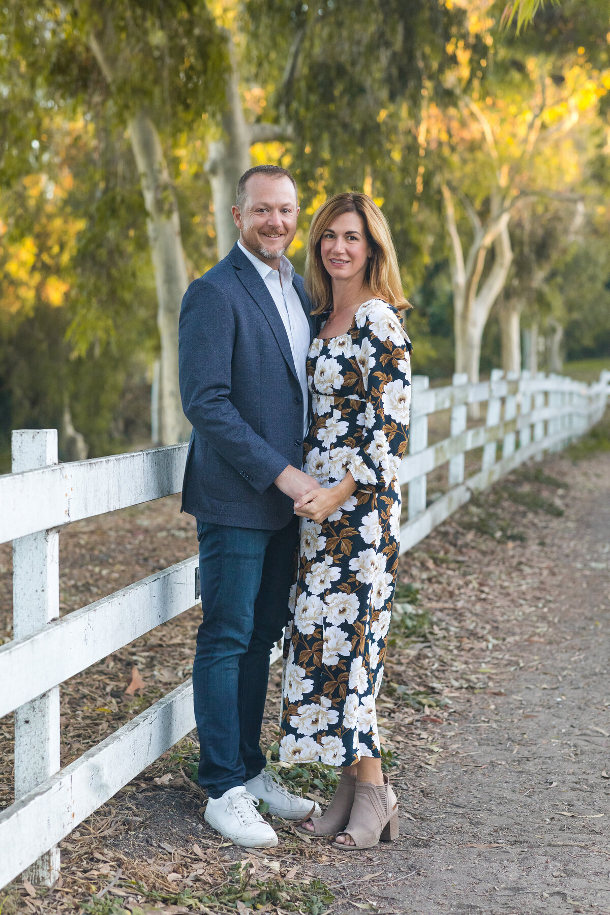 colorful-ernie-howlett-park-family-portraits-15
