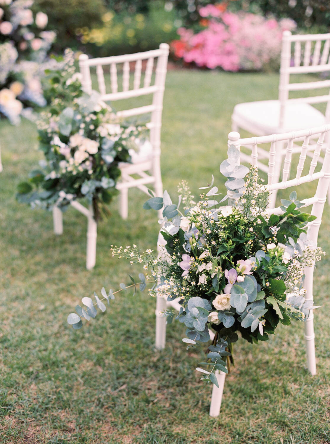 Wedding ceremony florals by Imagiflora