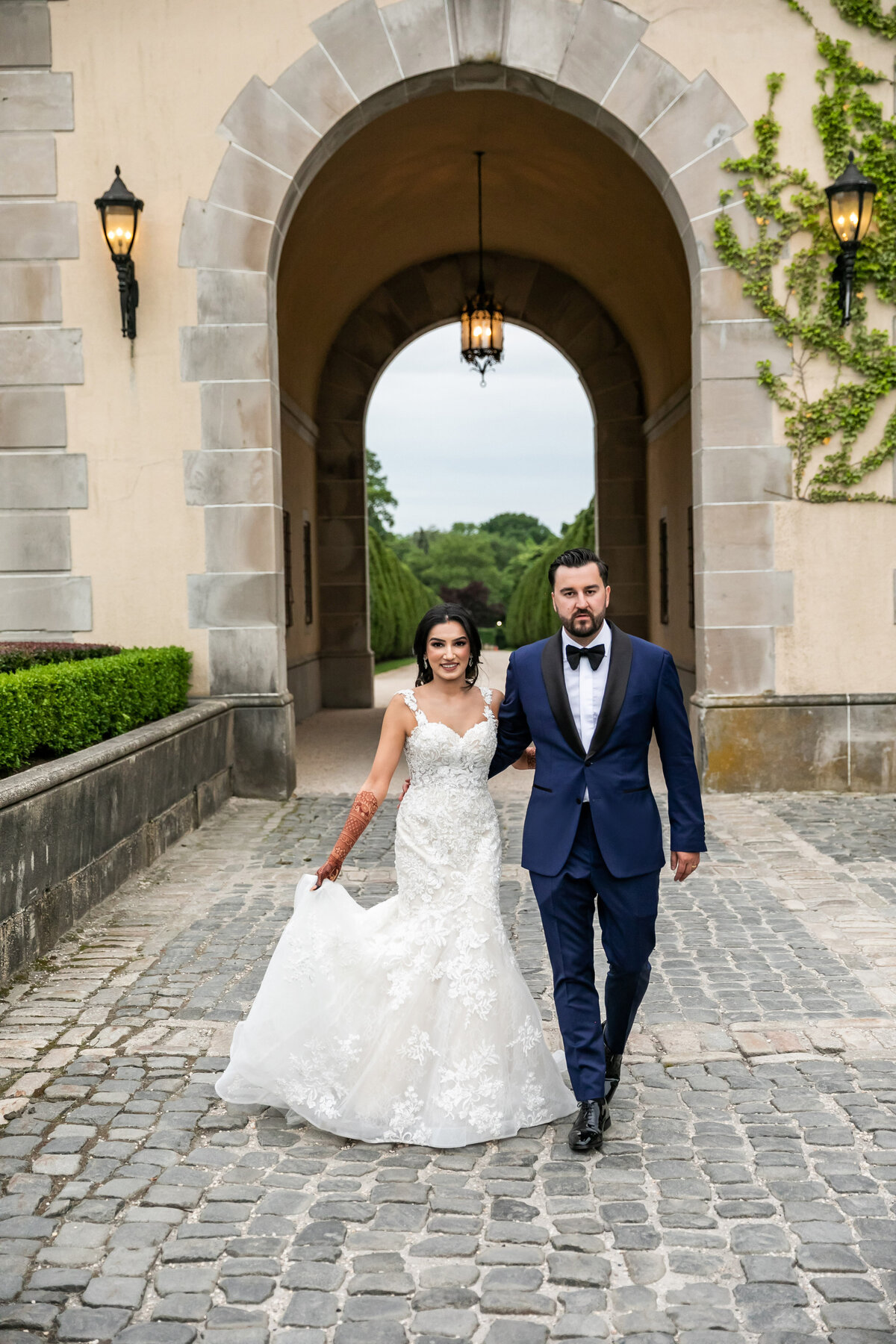 emma-cleary-new-york-nyc-wedding-photographer-videographer-venue-oheka-castle-isha-adam-53