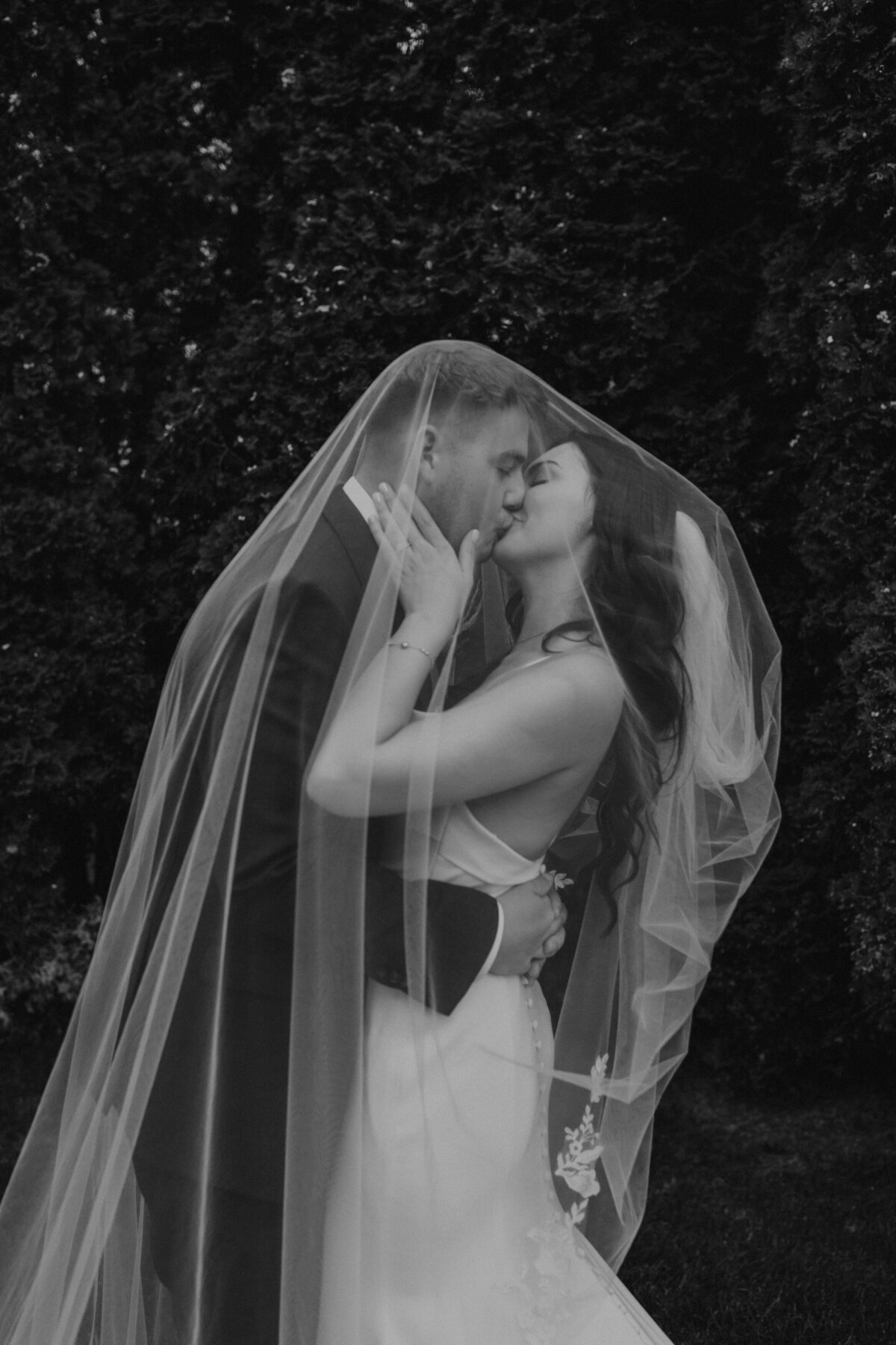 cristina-james-wedding-king-the-manor-summer-6