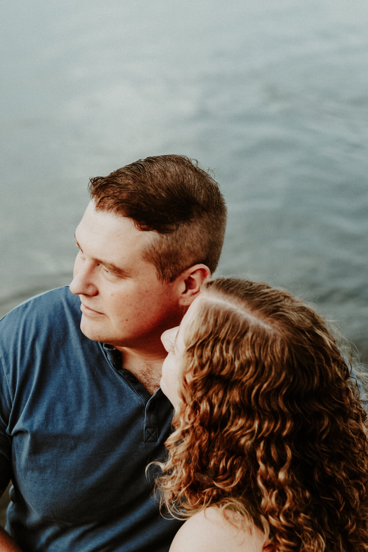 engagement-session-by-the-water-at-remik-rapids-in-ottawa-1