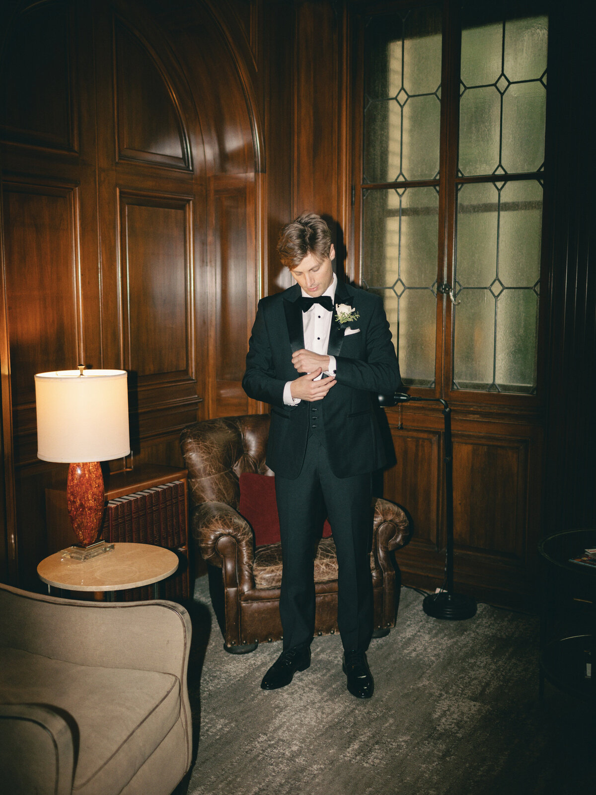 best-seattle-wedding-photographers-the-tenneys-at-washington-athletic-club-31