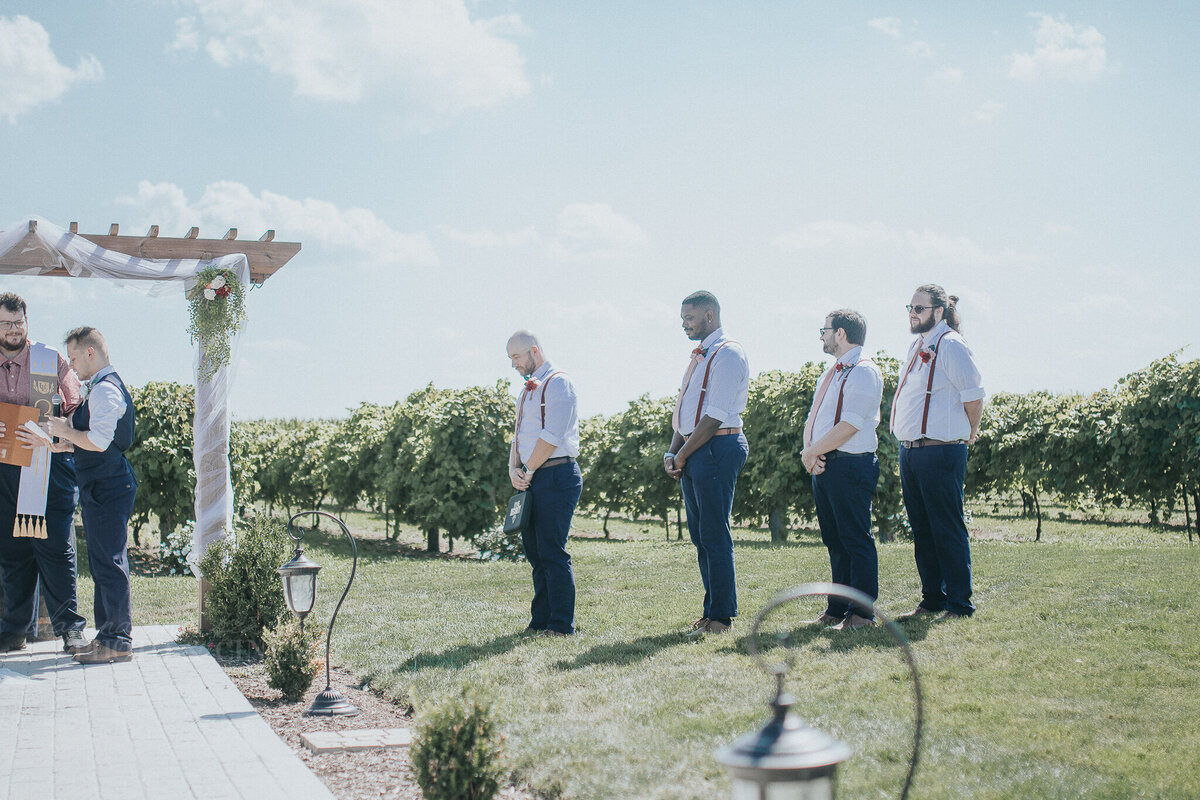 ceremony _ alaynna ann schwartz _ harpors vinyard _ iowa photographer _ playlife photography_0127
