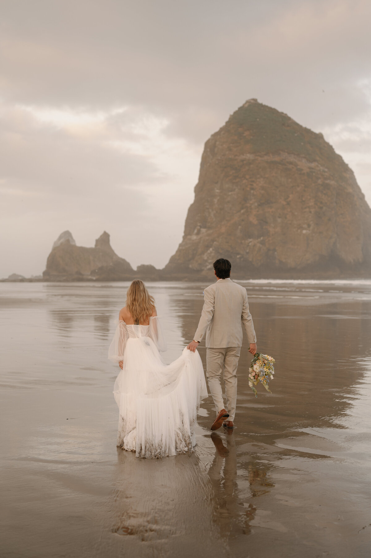 elopement-canon-beach-oregon-22