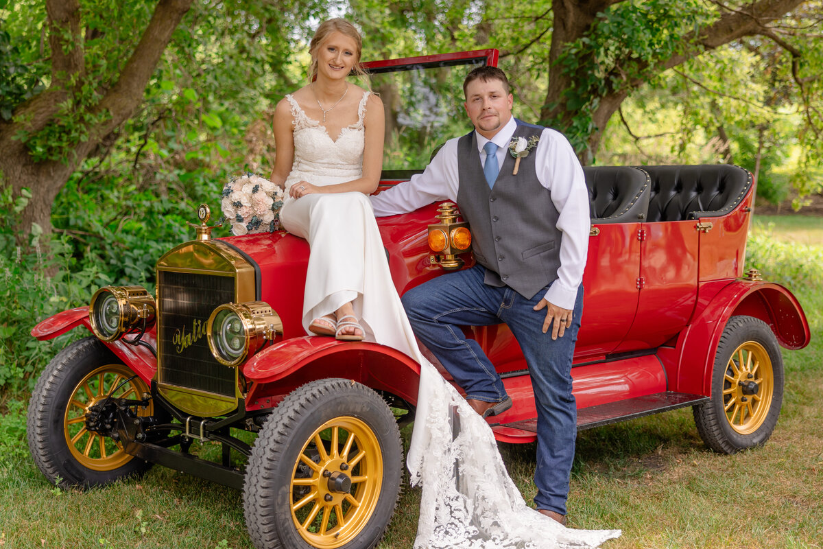 Taylor & Jenna Wedding Picture - DVX10533_