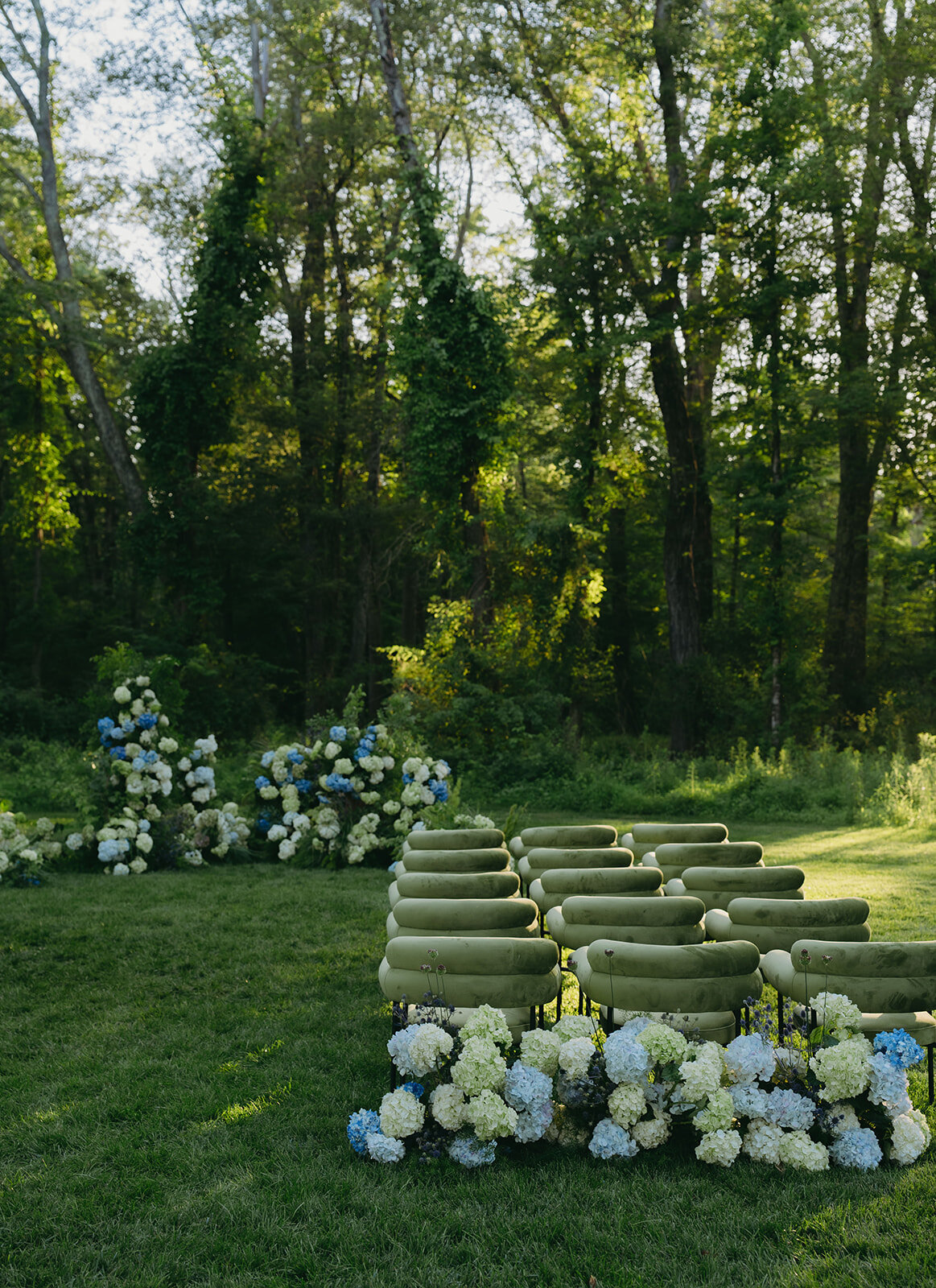 floral-outdoor-wedding-altar-at-willow-hill-ct