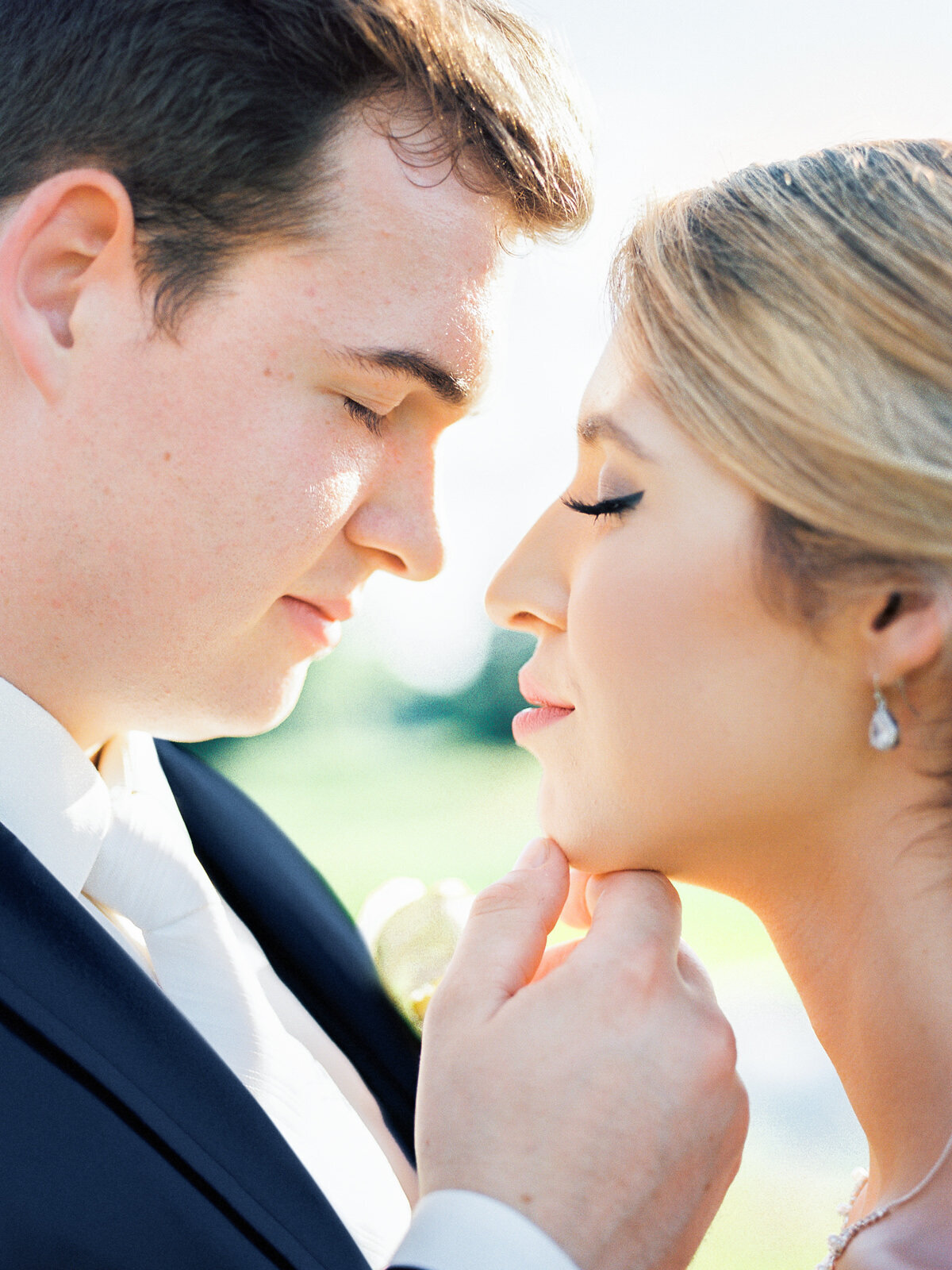 green-bay-wedding-couples-portrait-kassieanaphotography.com