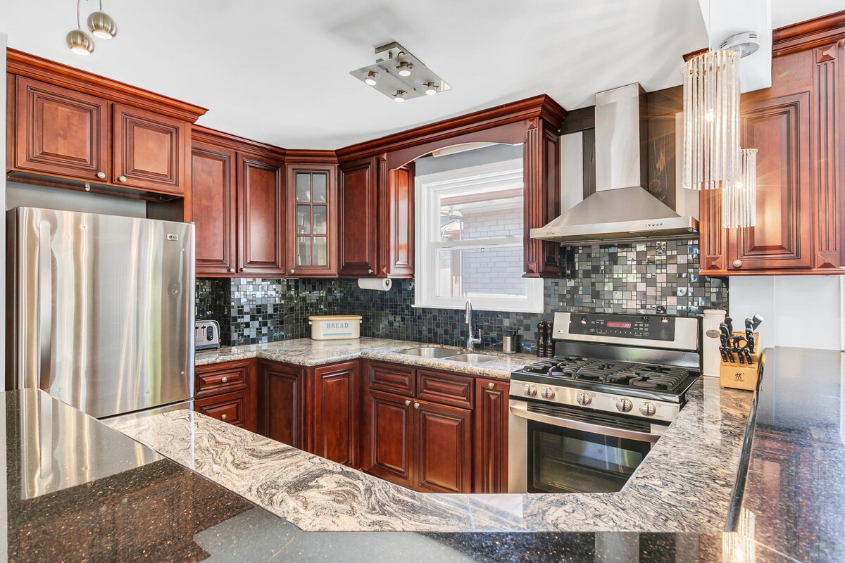 18-web-or-mls-15_003_Kitchen