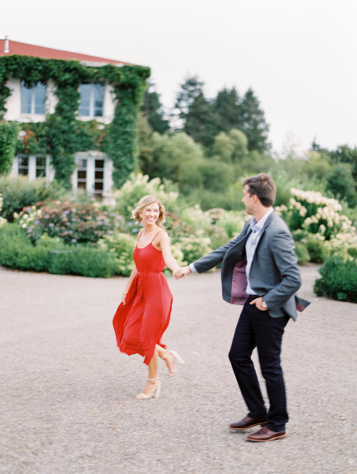 monet-vineyards-engagement-photos-in-washington-by-the-tenneys-photography-03