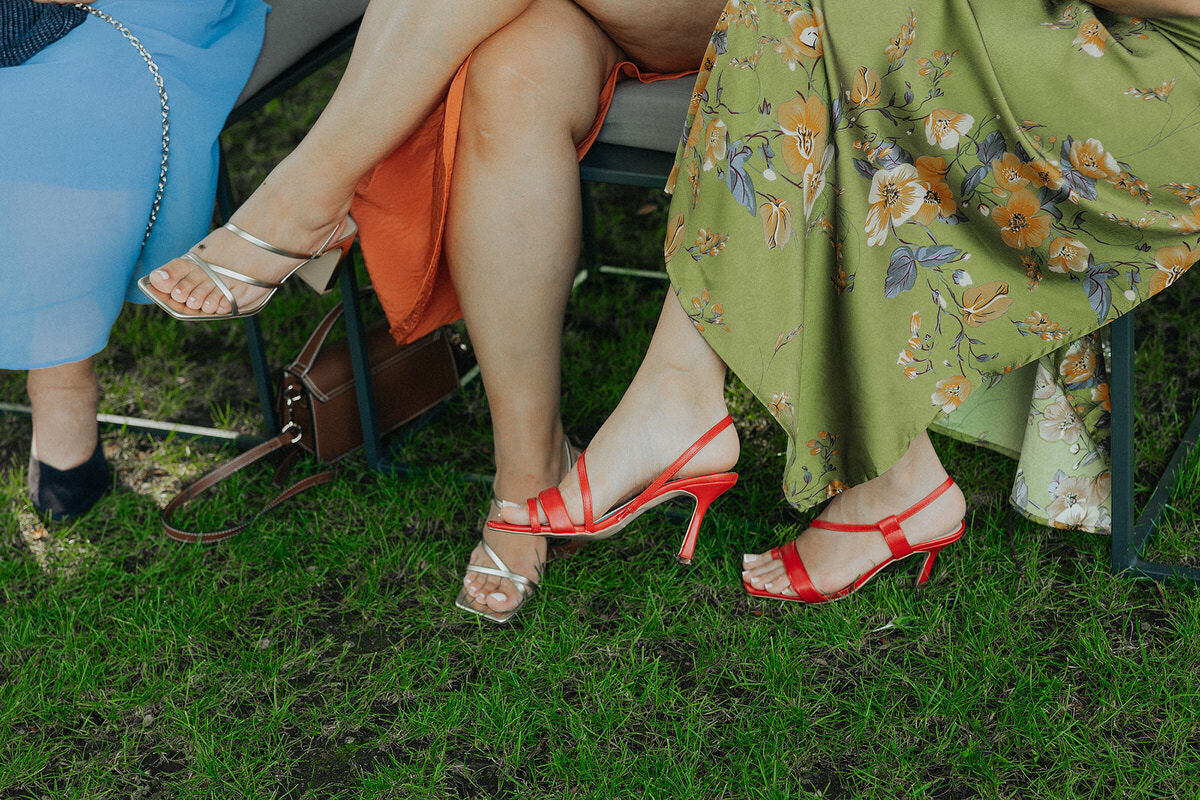 wedding-guests-heels-laurianevega