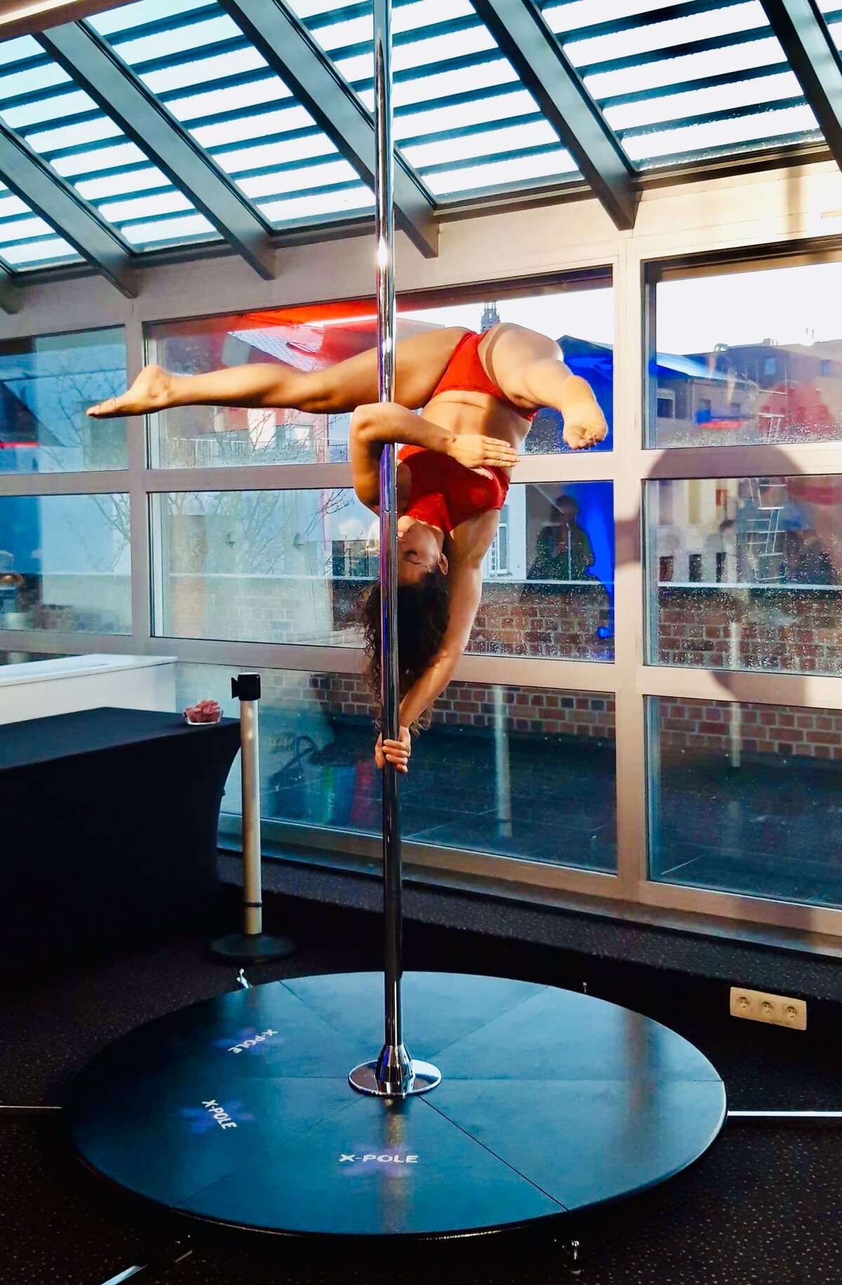 DC-Pole-studio-pole-dancing-Leuven-Wilsele-Heverlee-Belgium-16