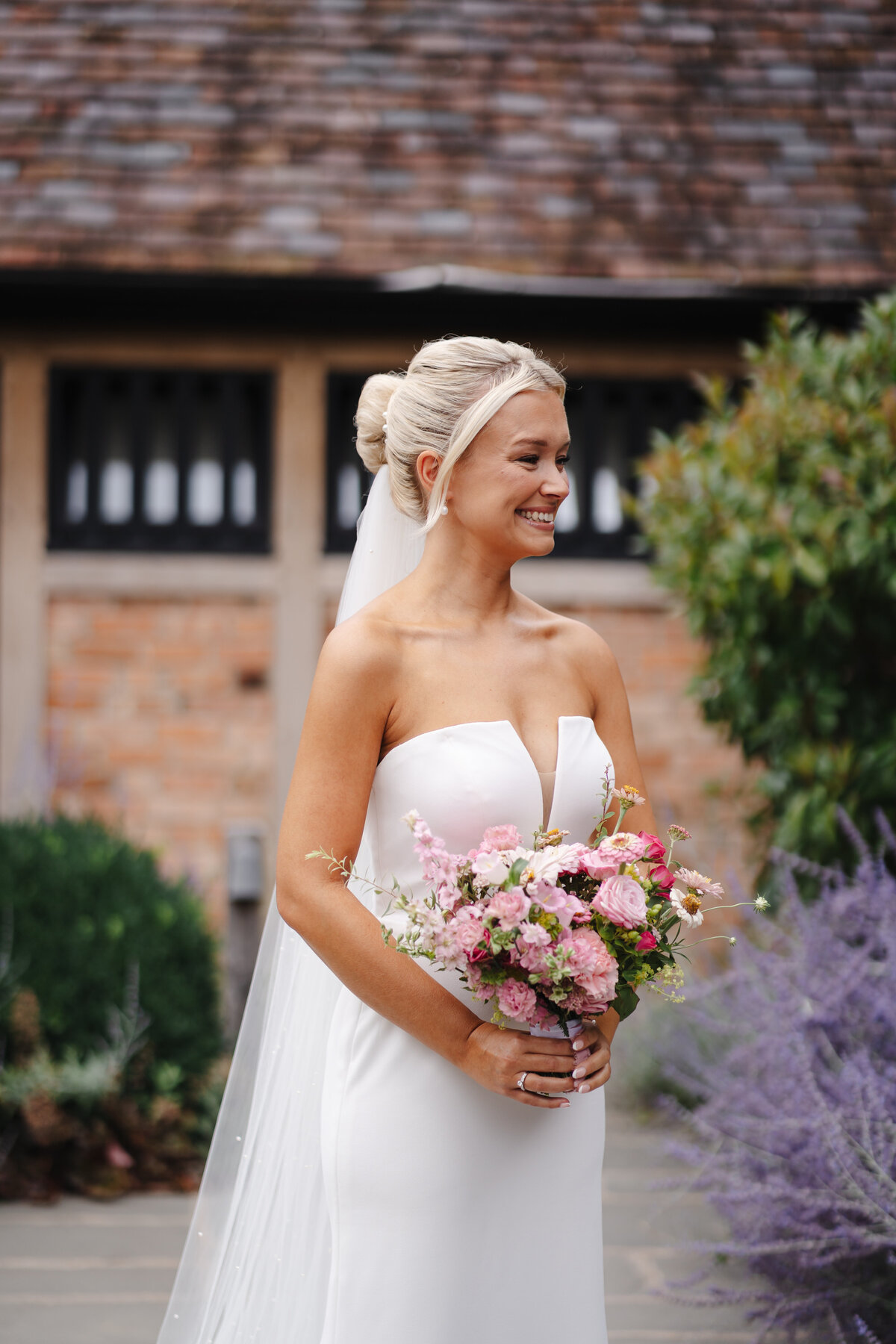 GraceDovePhotography_Matt&EmmaWedding_barnsandyardwedding-37